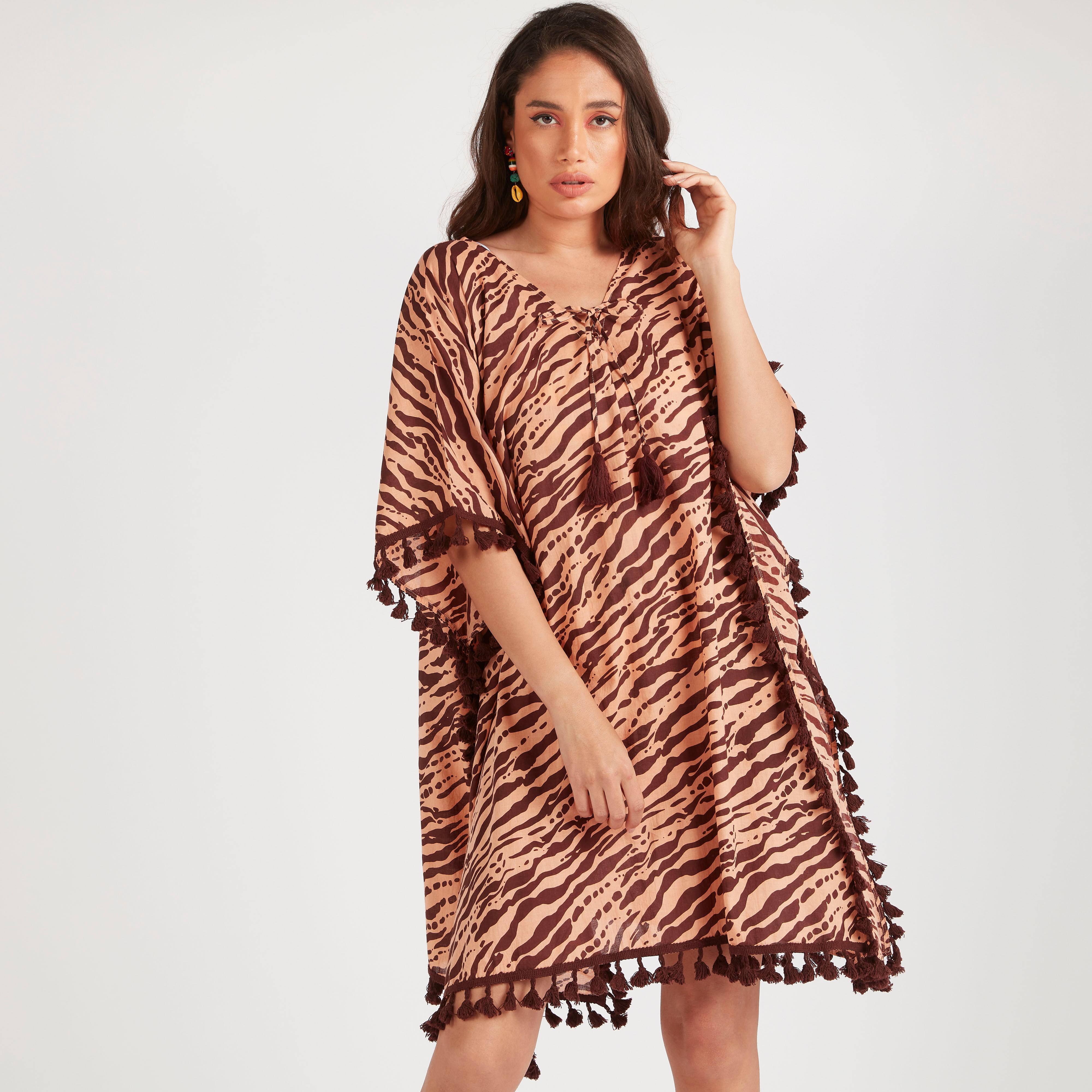 فستان بطبعات حيوانات ودانتيل شرّابات من بيتش وير-women-clothing-swimandbeach-beachwear-image-2