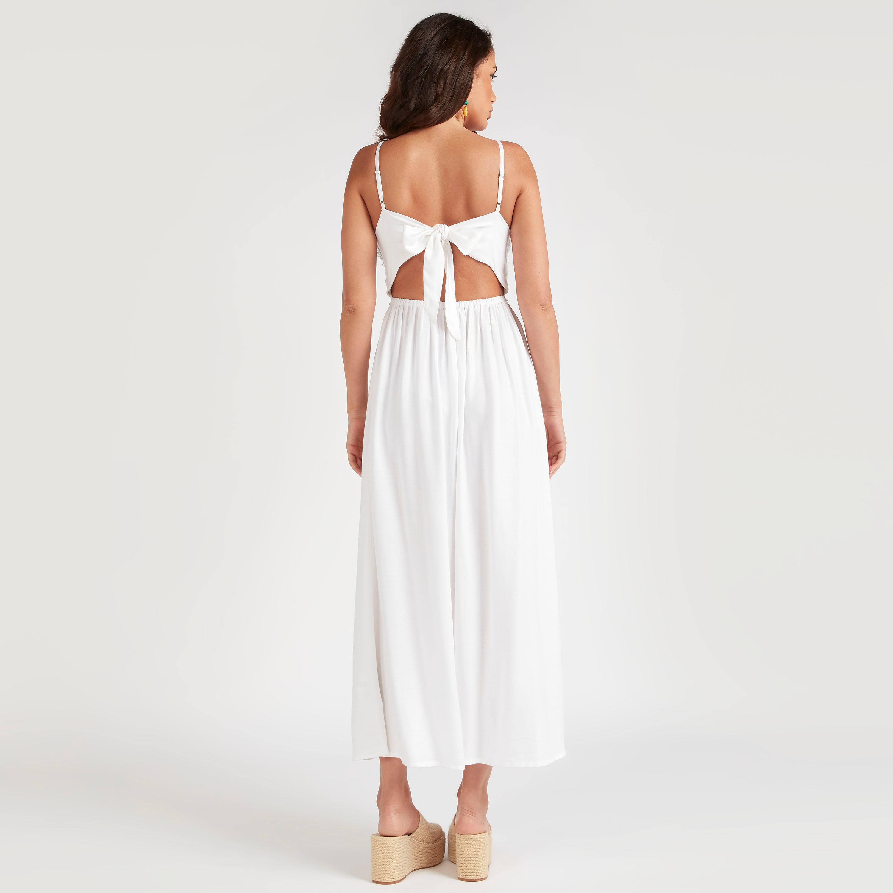 فستان بدانتيل وتفاصيل فيونكة من بيتش وير-women-clothing-swimandbeach-beachwear-image-4