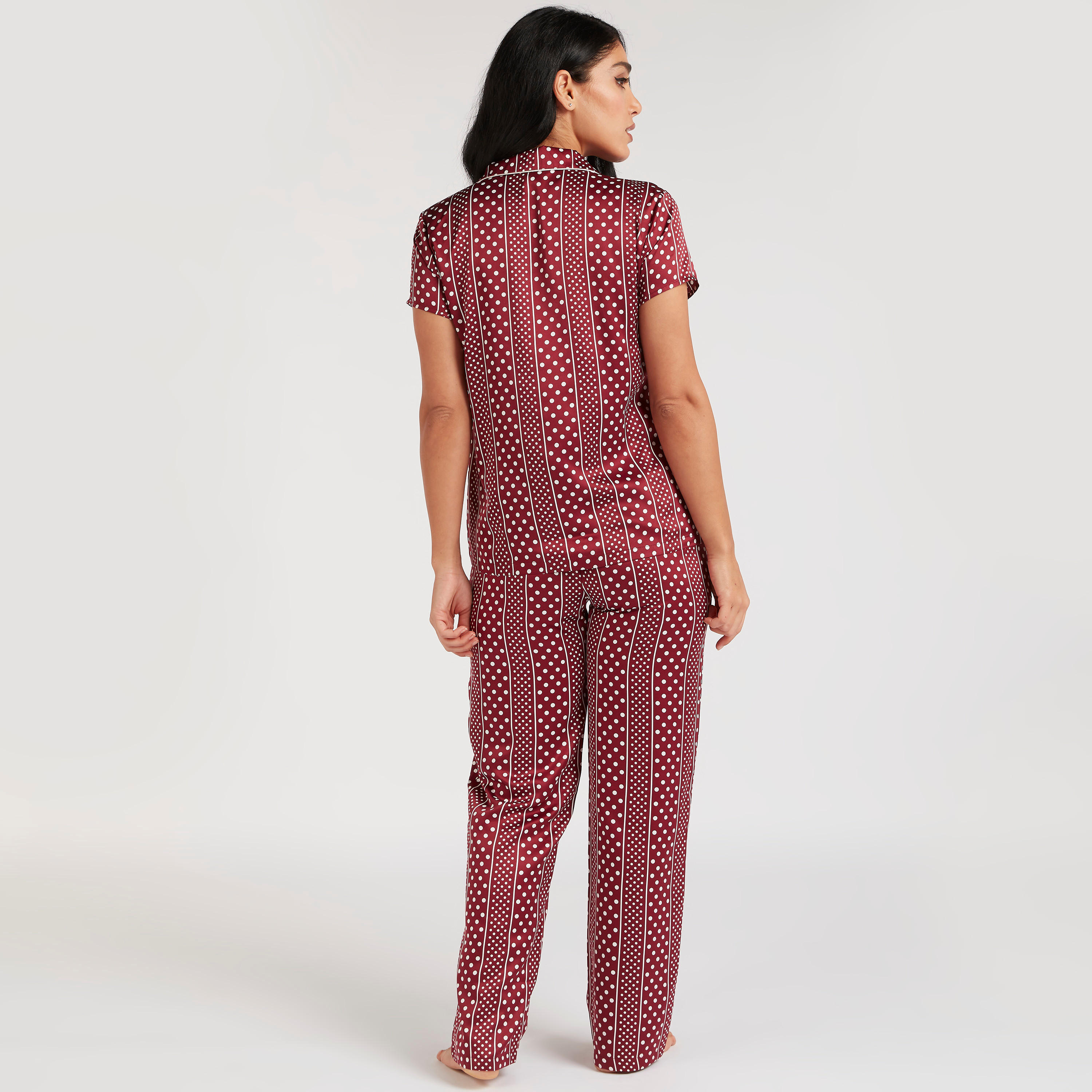 طقم بنطلون بيجاما طويل وقميص بياقة عادية وطبعات-women-clothing-nightwear-pyjamas-longsets-image-3