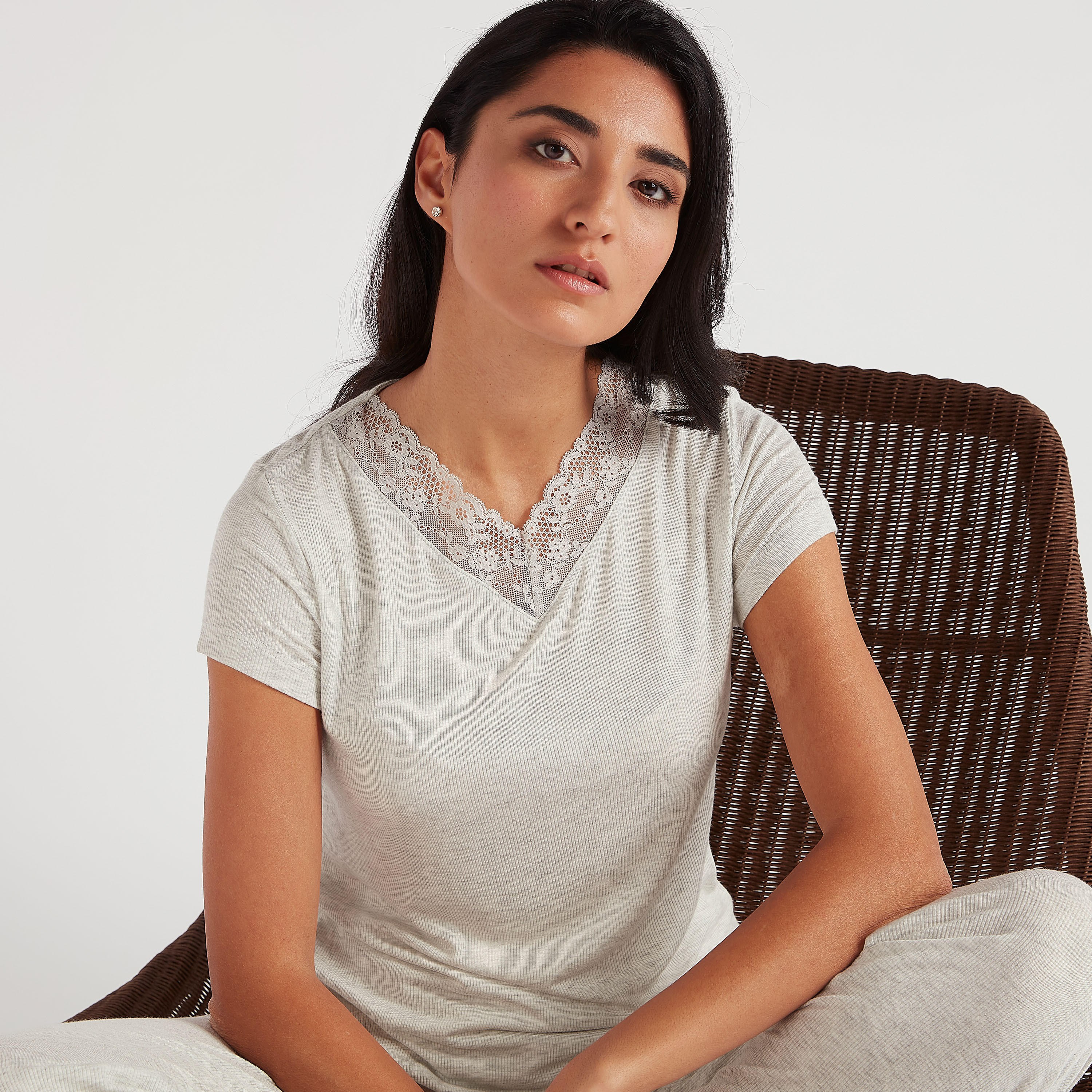 طقم بنطلون بيجاما وبلوزة بياقة V مضلّعة-women-clothing-nightwear-pyjamas-longsets-image-7