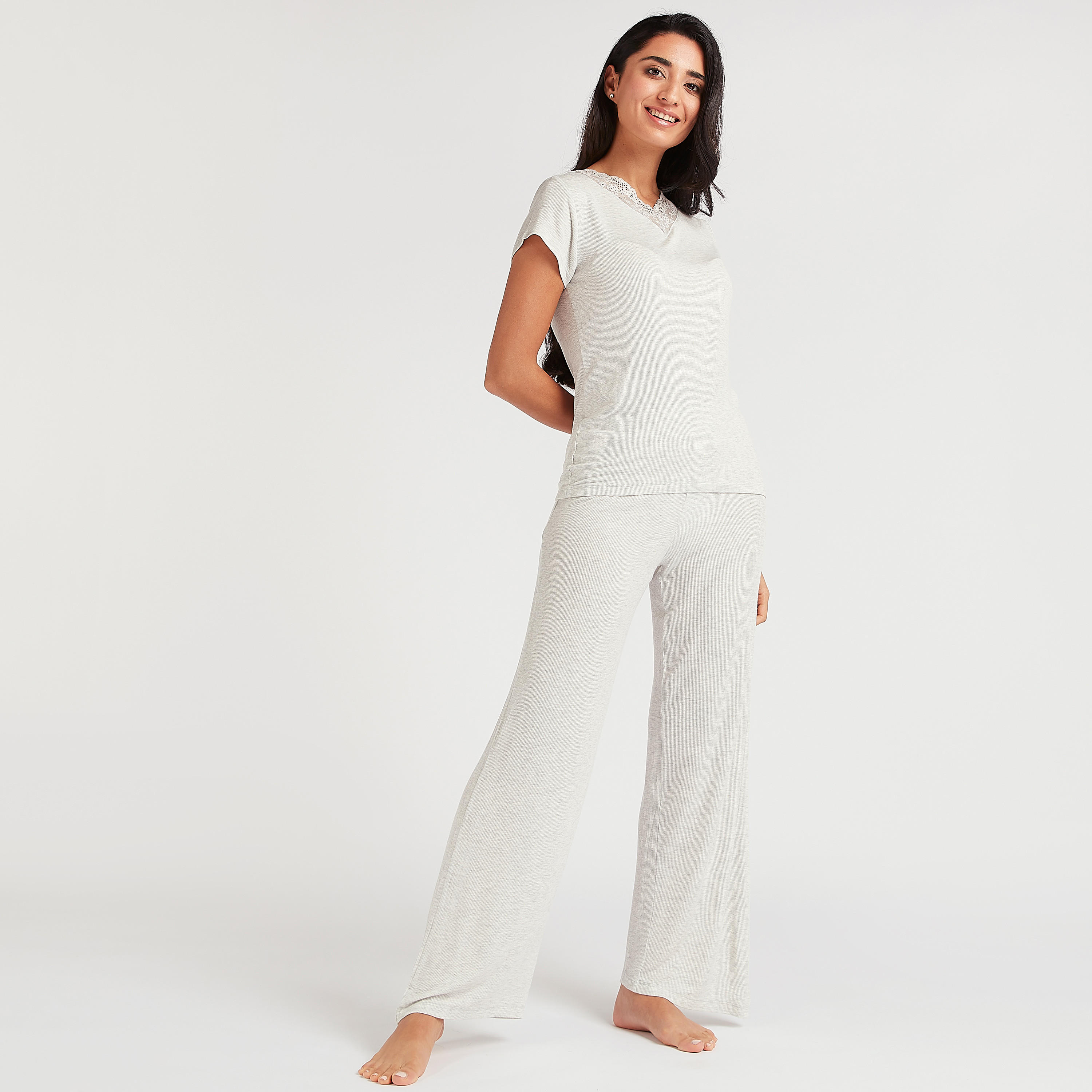 طقم بنطلون بيجاما وبلوزة بياقة V مضلّعة-women-clothing-nightwear-pyjamas-longsets-image-8