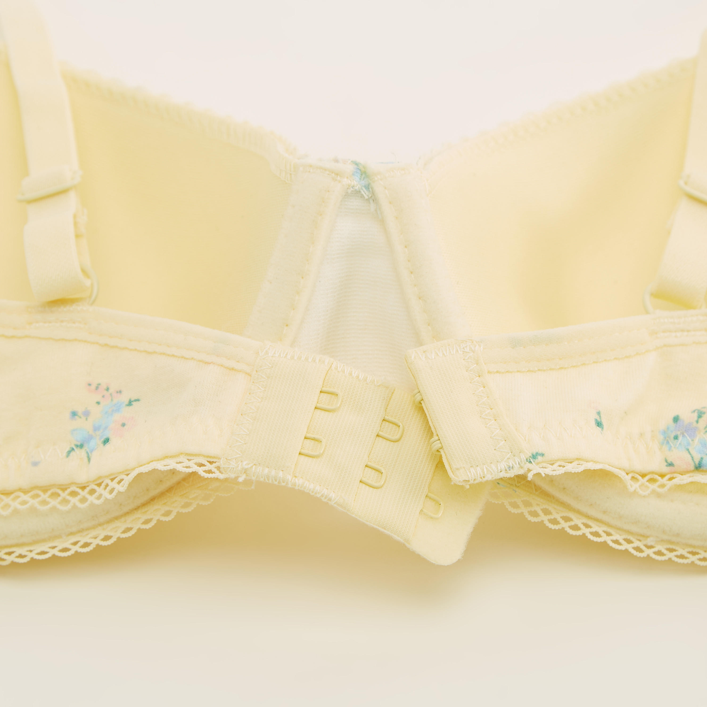 طقم من سروال داخلي وصدريّة ديمي مبطّنة - 4 قطع-women-clothing-lingerie-lingeriesets-image-4