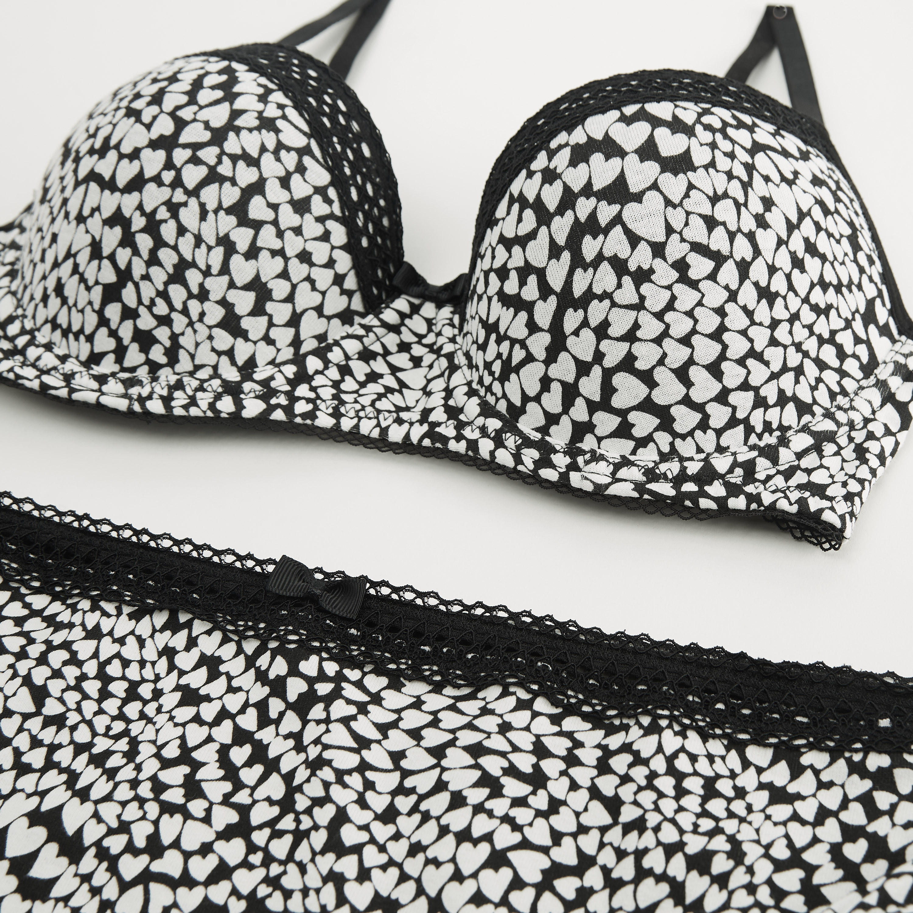 طقم من سروال داخلي وصدريّة ديمي مبطّنة بطبعات - 4 قطع-women-clothing-lingerie-lingeriesets-image-2