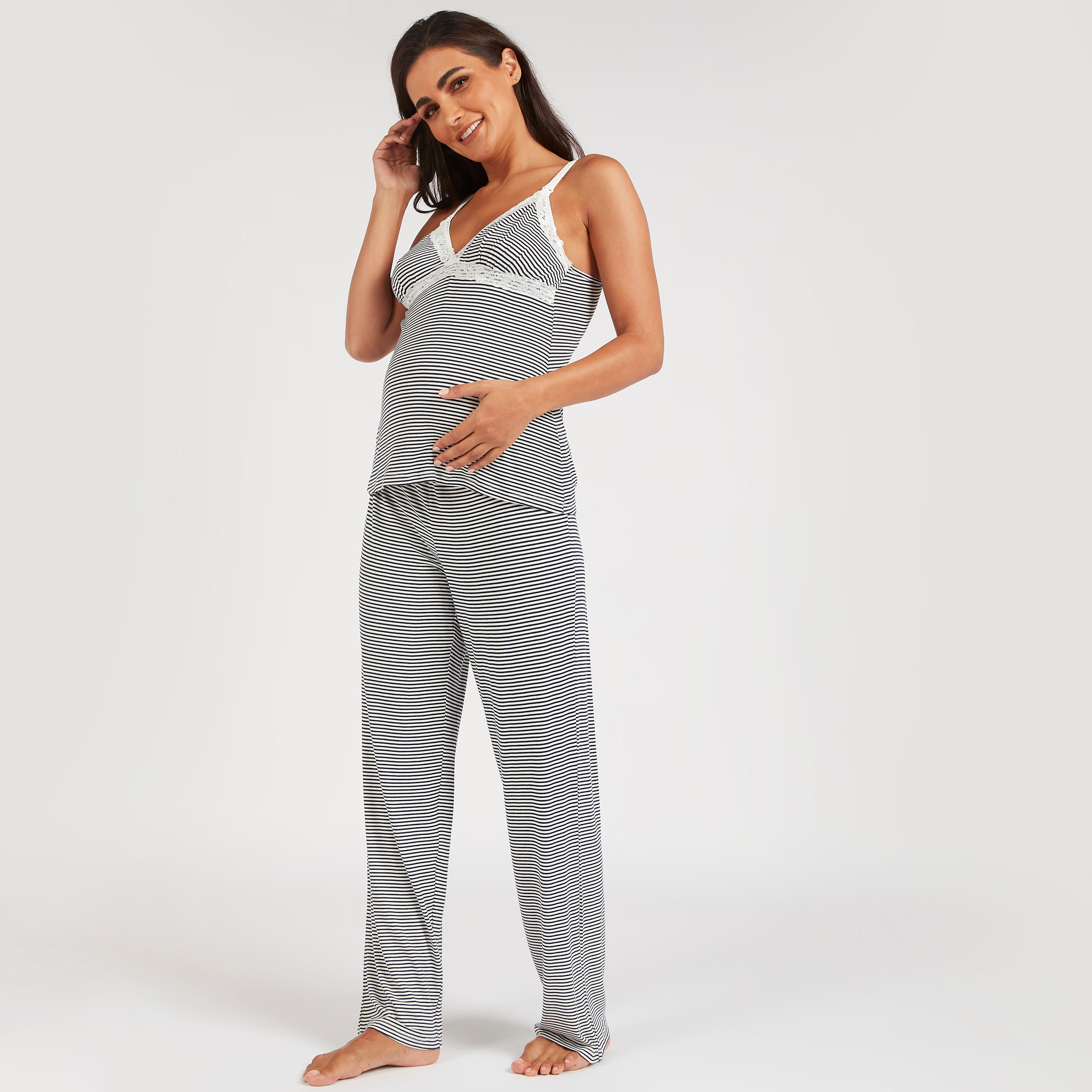 طقم بنطلون بيجاما وبلوزة كامي مقلّمة بتفاصيل دانتيل للحوامل-women-clothing-maternity-nightwear-image-8