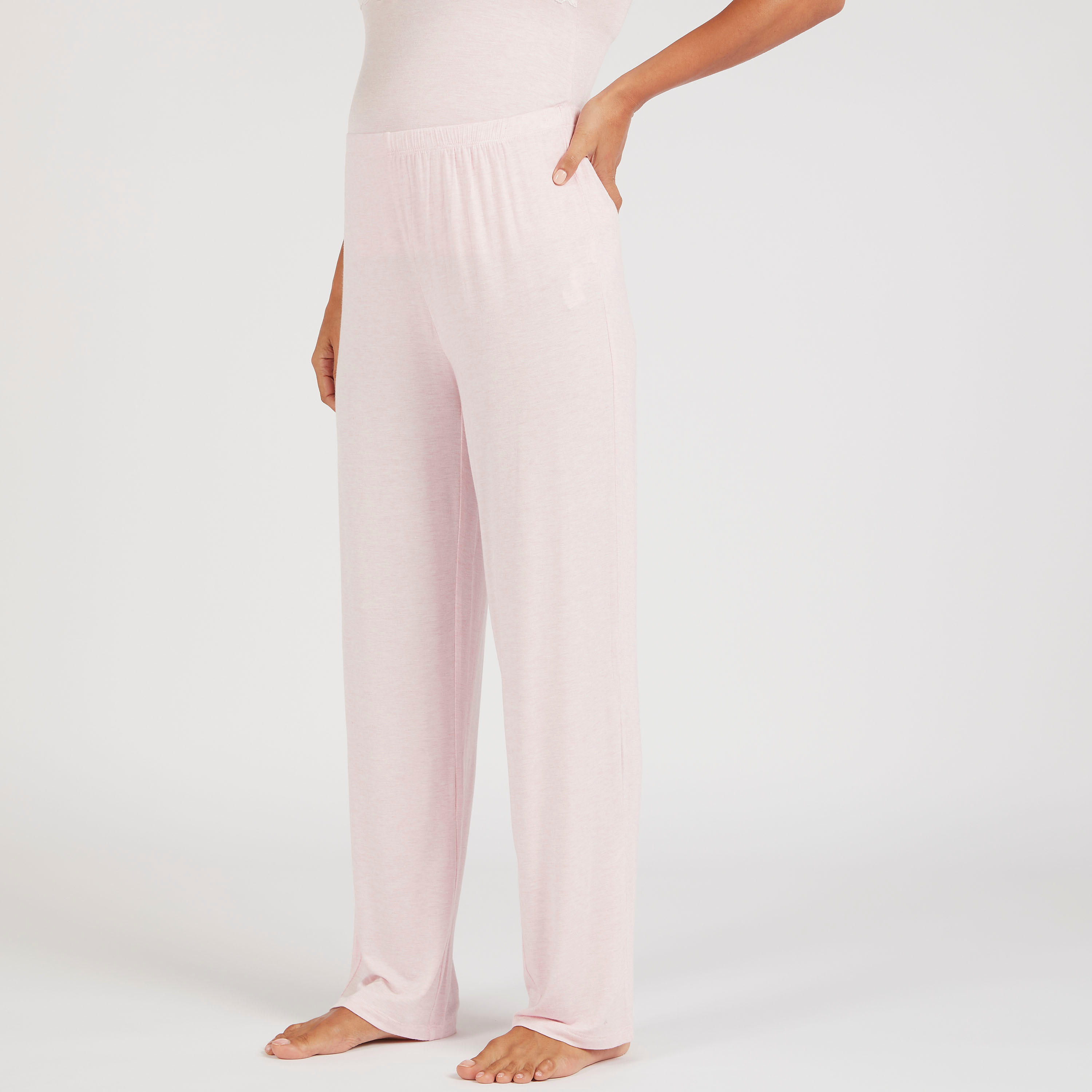 طقم بنطلون بيجاما وبلوزة كامي بتفاصيل دانتيل للحوامل-women-clothing-maternity-nightwear-image-5