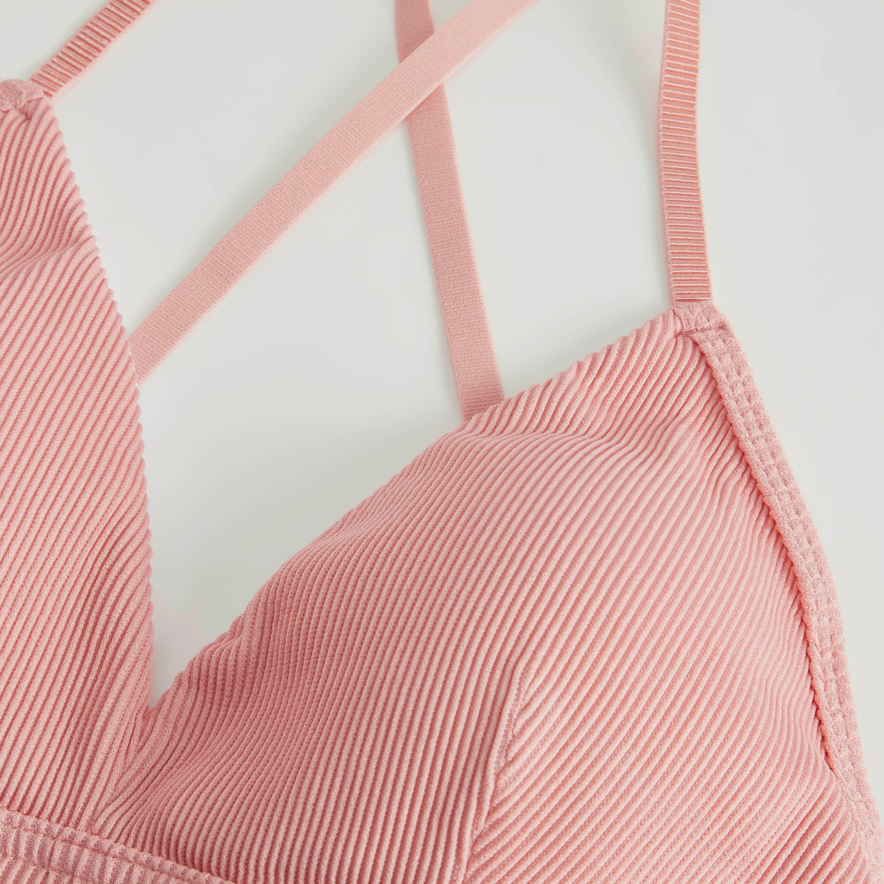 طقم بيكيني مخطط بارز الملمس بتفاصيل كشكشة-women-clothing-swimandbeach-bikinis-image-2