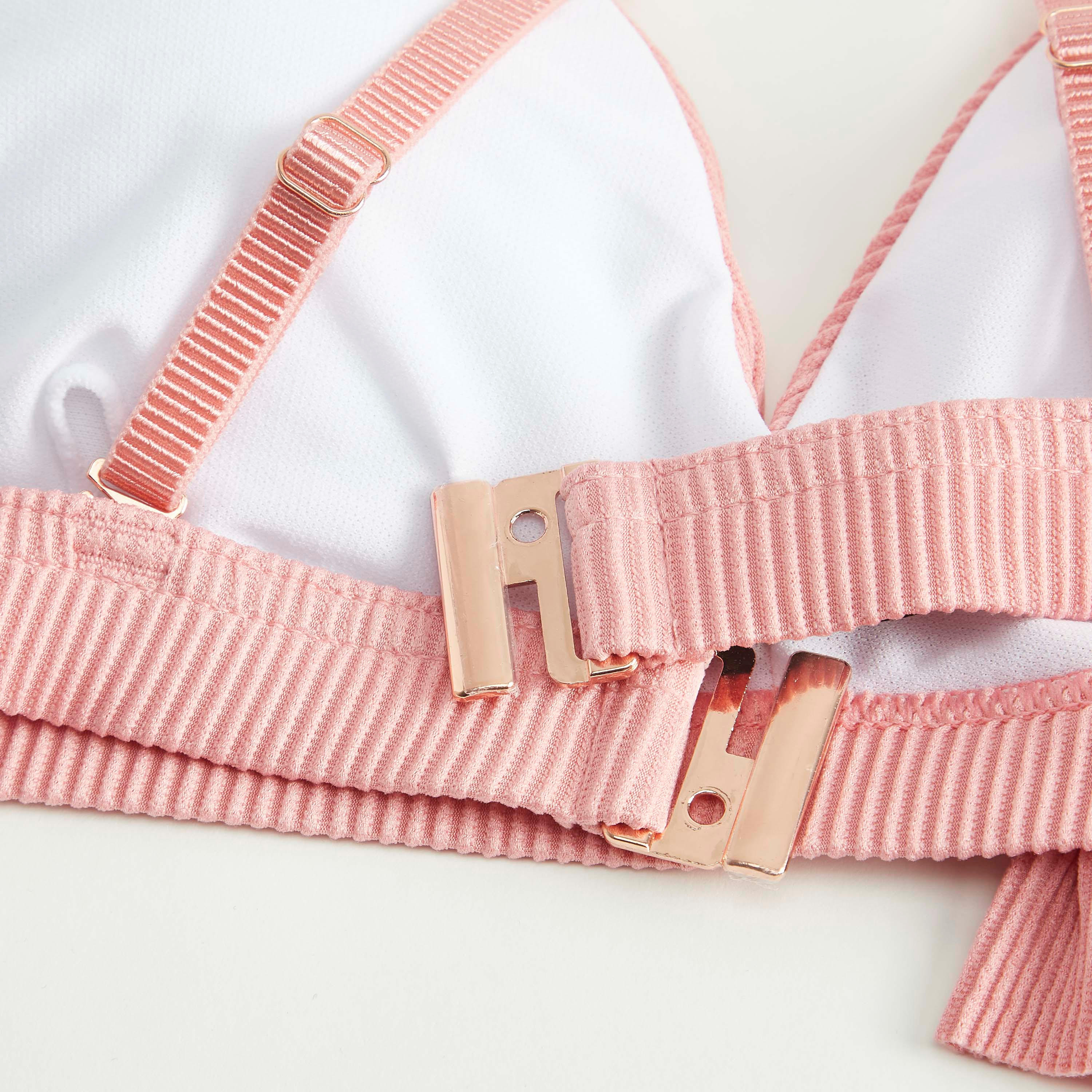 طقم بيكيني مخطط بارز الملمس بتفاصيل كشكشة-women-clothing-swimandbeach-bikinis-image-4