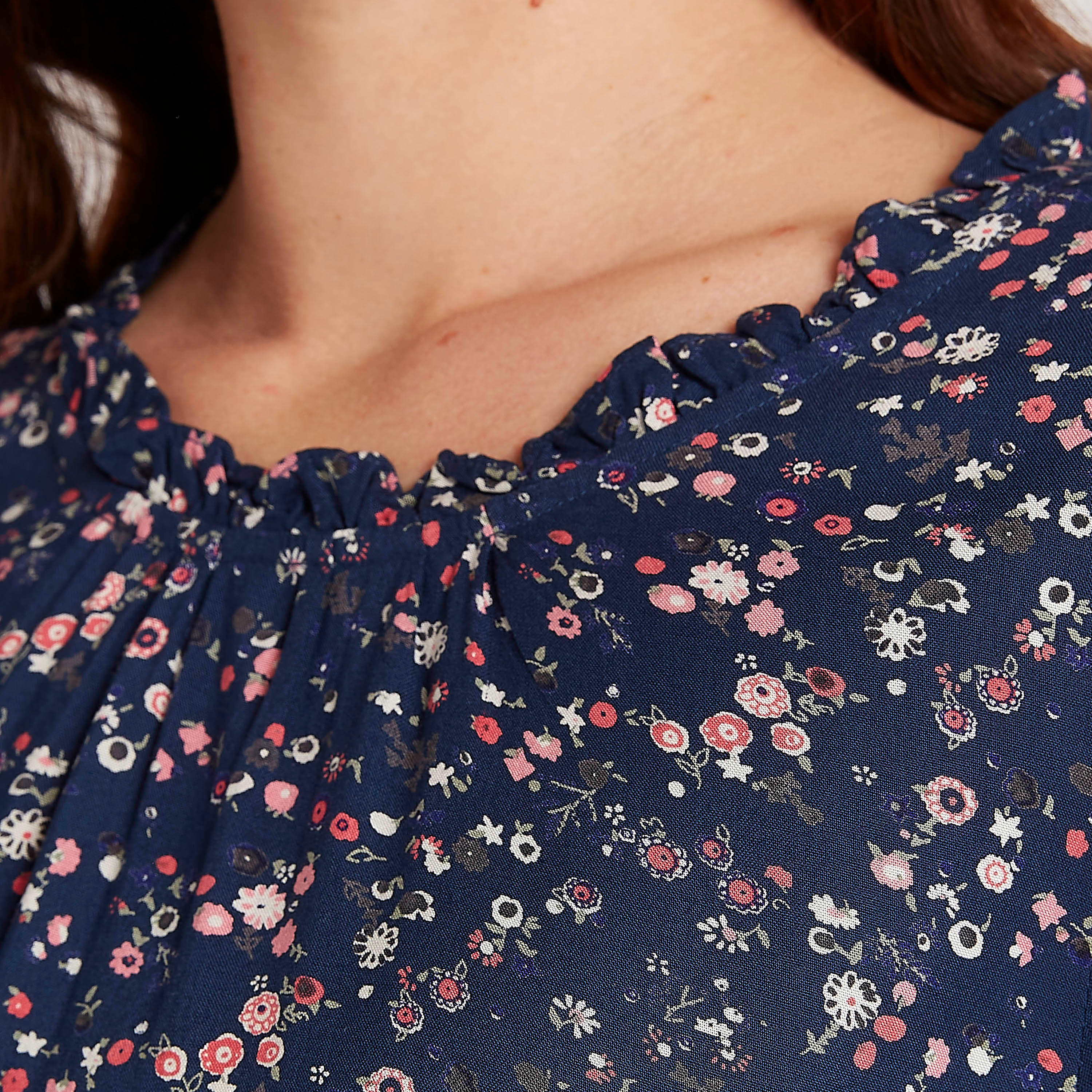 طقم قميص نوم مستدام بألوان متعددة وتفاصيل كشكش - قطعتين-women-clothing-nightwear-nighties-image-3