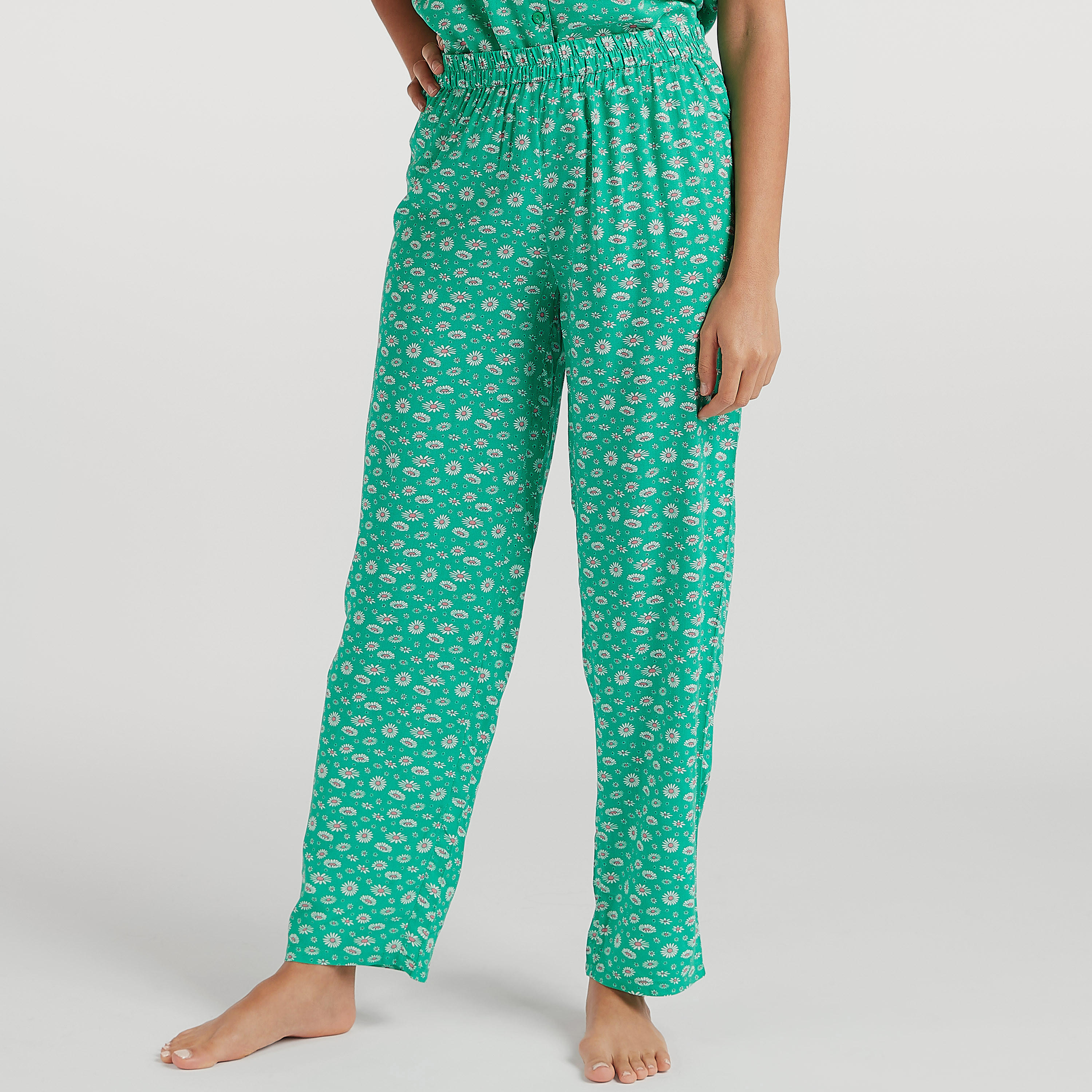 طقم مستدام من بنطلون بيجاما طويل وقميص بطبعات أزهار وياقة ماندارين-women-clothing-nightwear-pyjamas-longsets-image-5