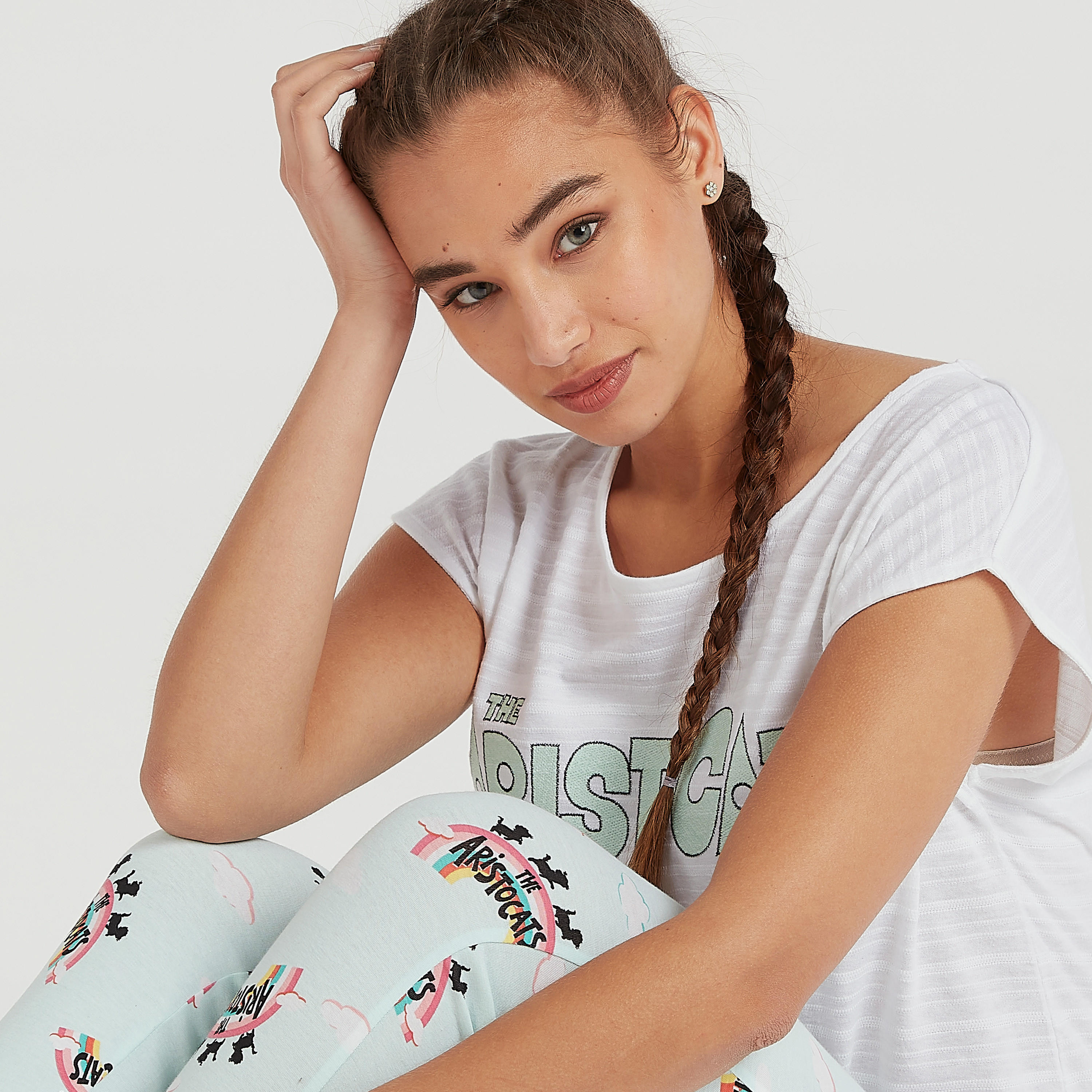 طقم بنطلون بيجاما وتيشيرت بأكمام كاب وطبعات-women-clothing-nightwear-pyjamas-longsets-image-5