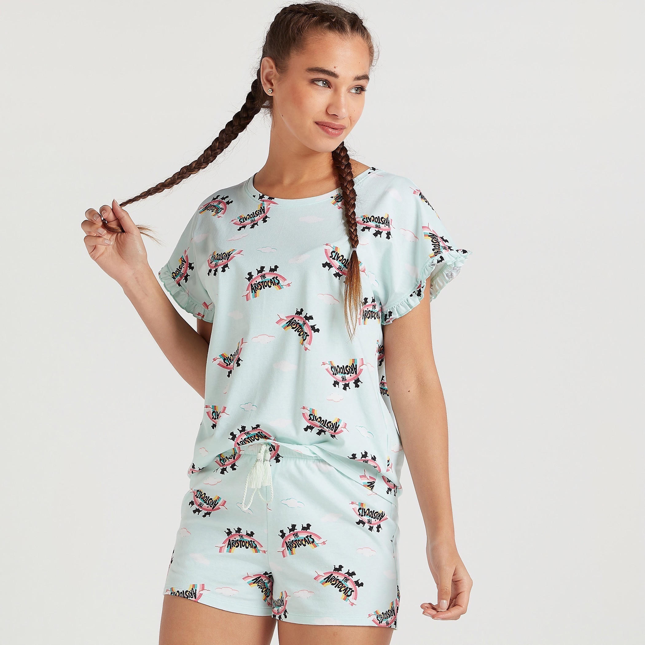 طقم شورت وتيشيرت بياقة مستديرة وطبعات-women-clothing-nightwear-pyjamas-longsets-image-1