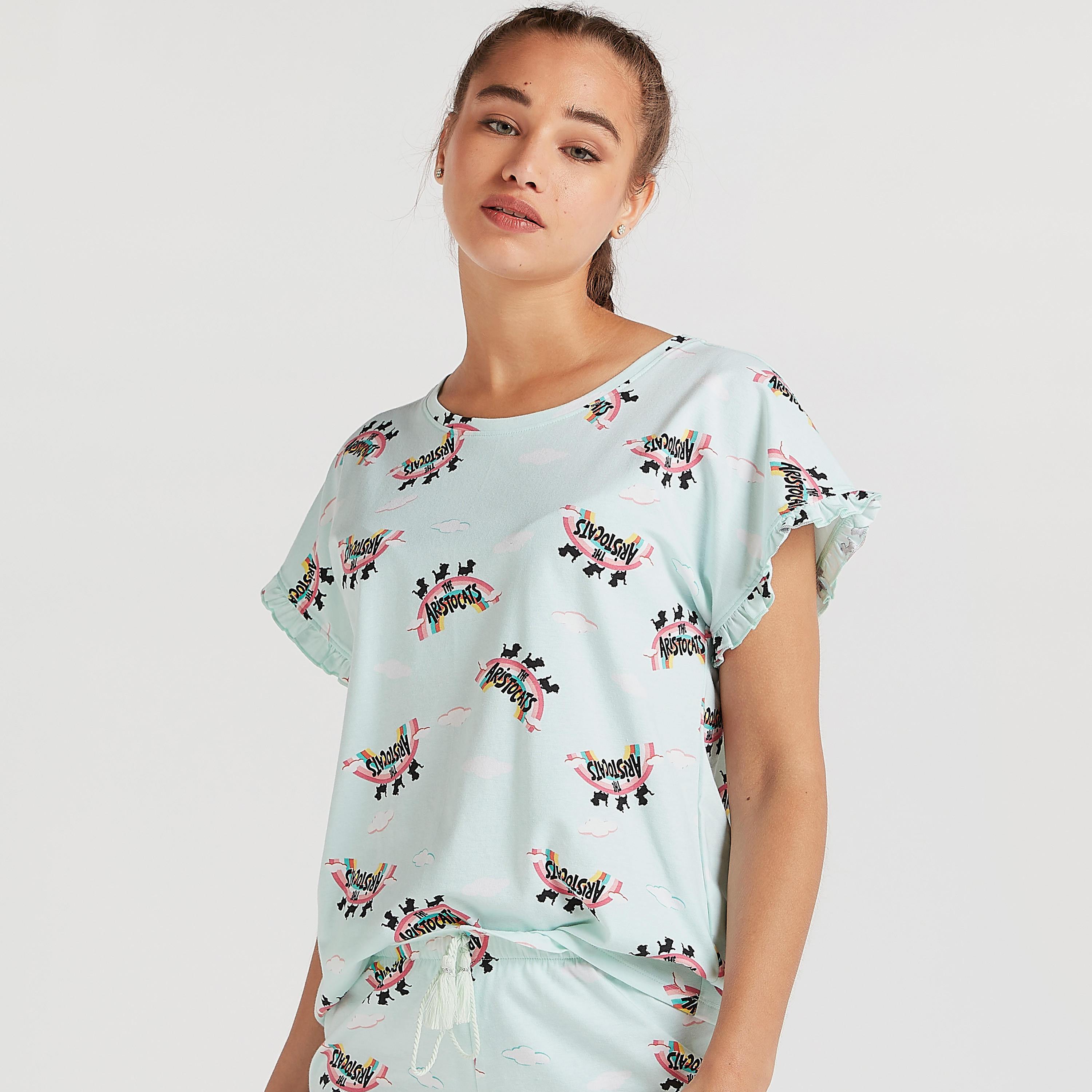 طقم شورت وتيشيرت بياقة مستديرة وطبعات-women-clothing-nightwear-pyjamas-longsets-image-3