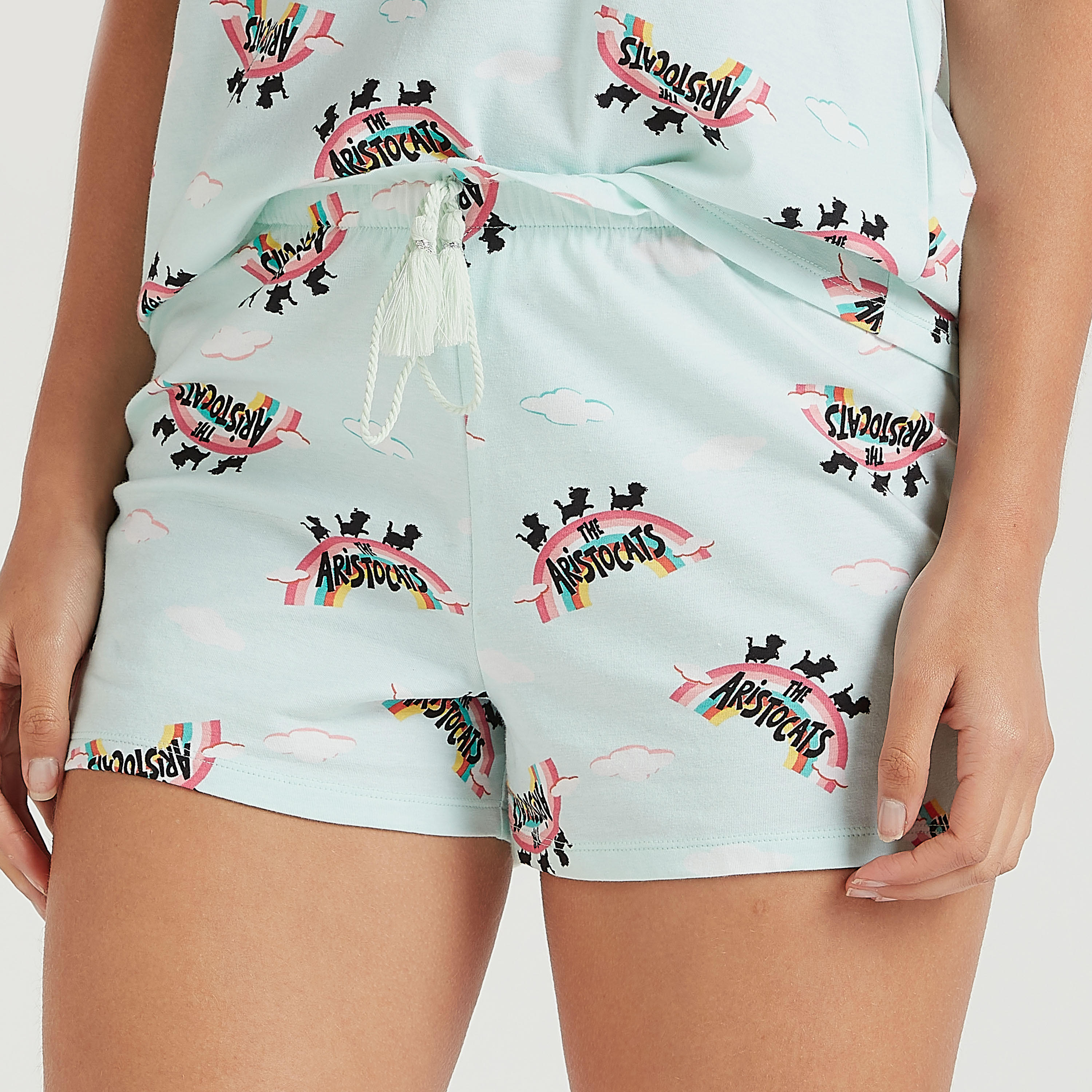 طقم شورت وتيشيرت بياقة مستديرة وطبعات-women-clothing-nightwear-pyjamas-longsets-image-5