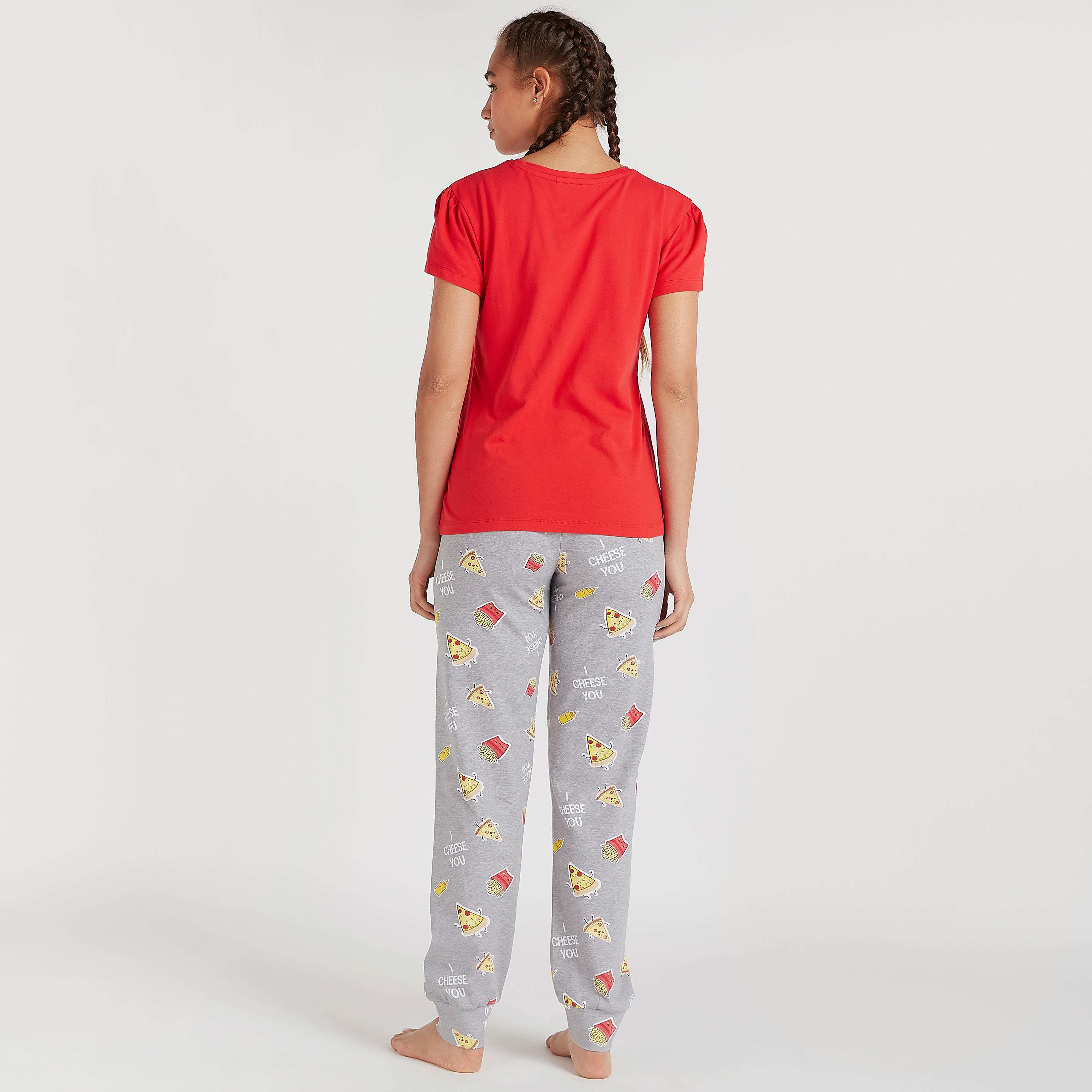 طقم من بنطلون بيجاما طويل مع تيشيرت بأكمام قصيرة وطبعات-women-clothing-nightwear-pyjamas-longsets-image-4