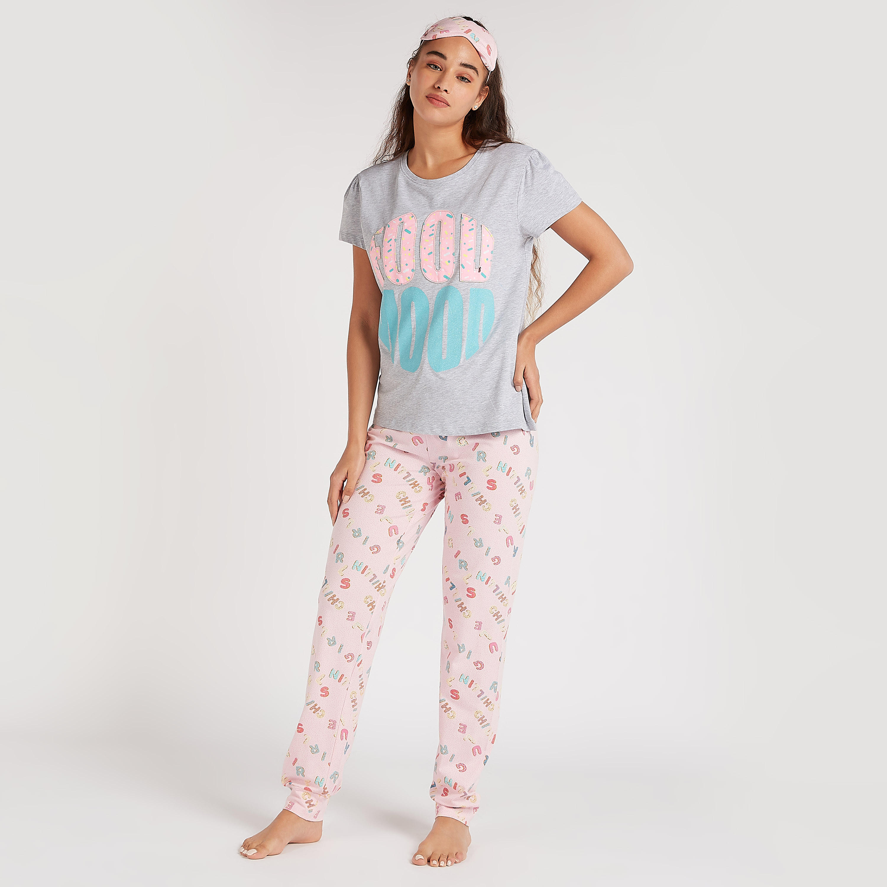 طقم من بنطلون بيجاما طويل وتيشيرت بياقة ضيقة - 3 قطع-women-clothing-nightwear-pyjamas-longsets-image-2