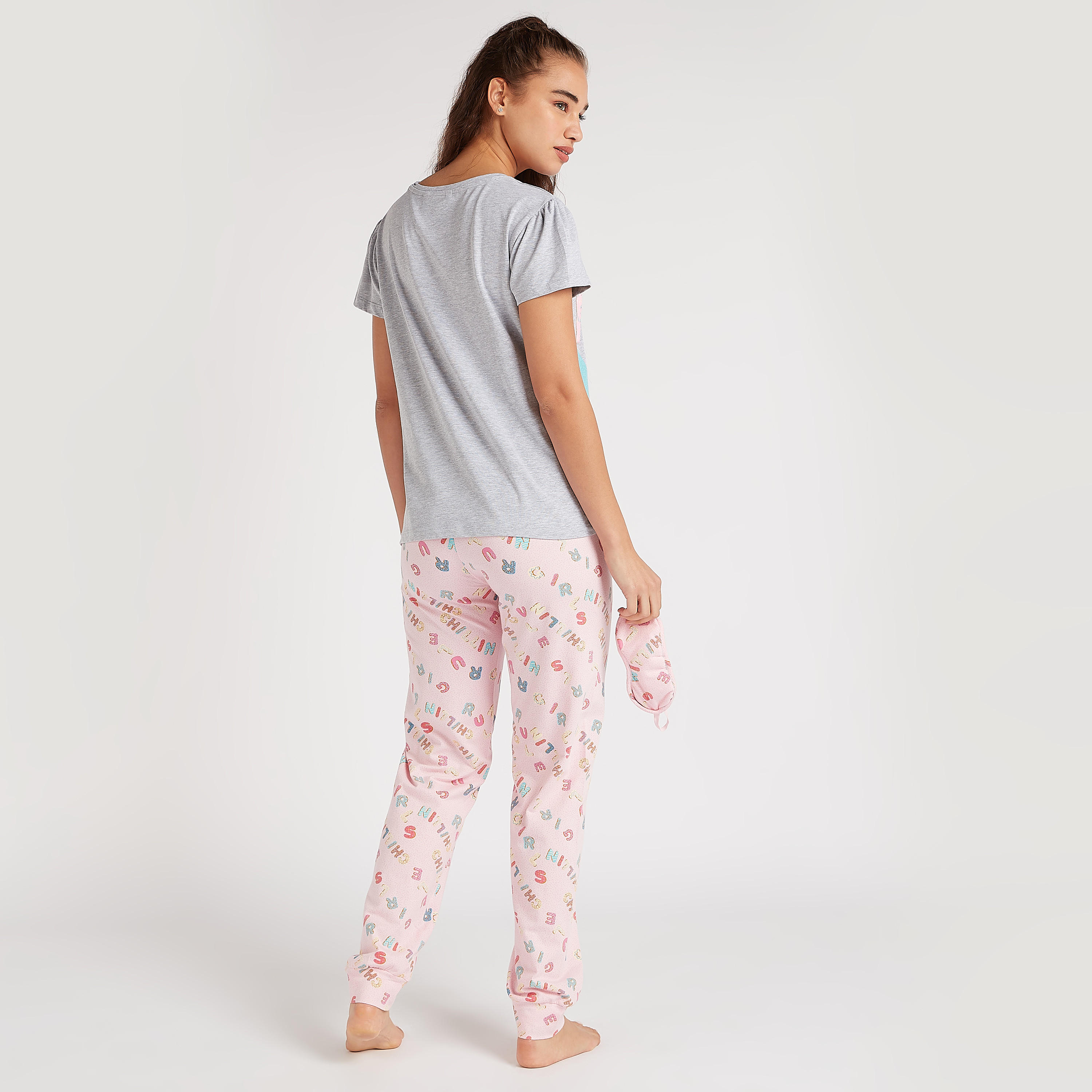طقم من بنطلون بيجاما طويل وتيشيرت بياقة ضيقة - 3 قطع-women-clothing-nightwear-pyjamas-longsets-image-4