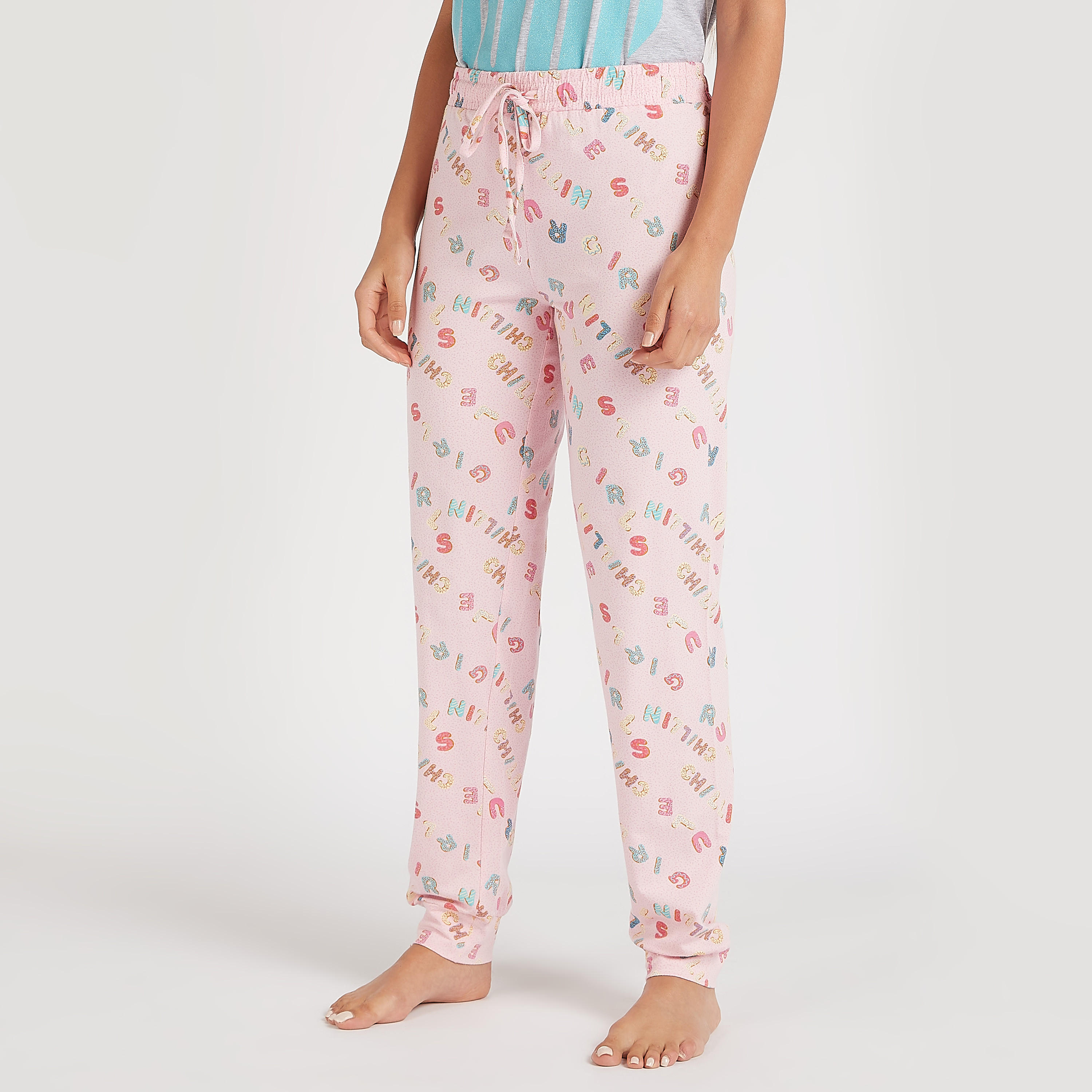 طقم من بنطلون بيجاما طويل وتيشيرت بياقة ضيقة - 3 قطع-women-clothing-nightwear-pyjamas-longsets-image-6