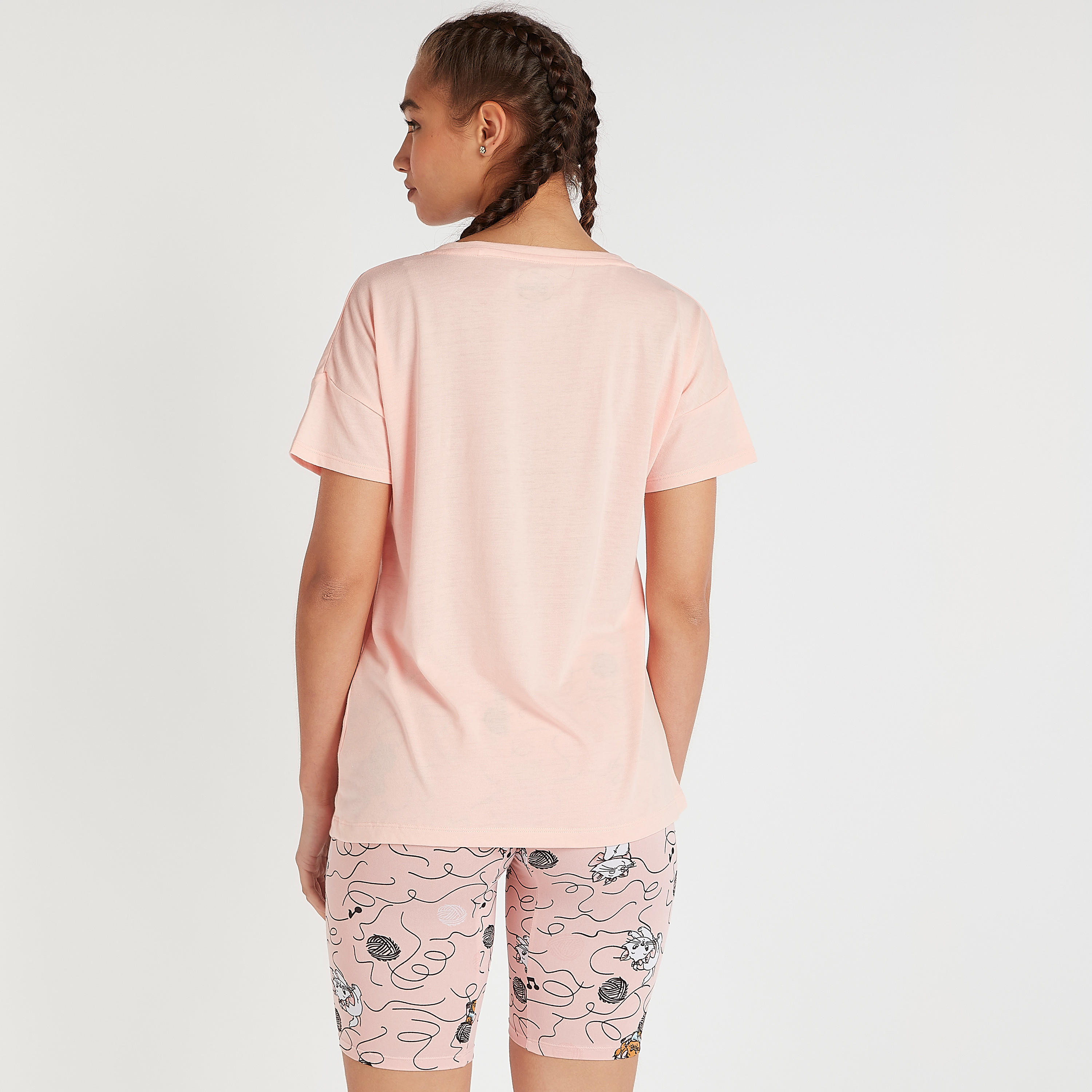 طقم شورت بيجاما وتيشيرت بطبعات-women-clothing-nightwear-pyjamas-longsets-image-4