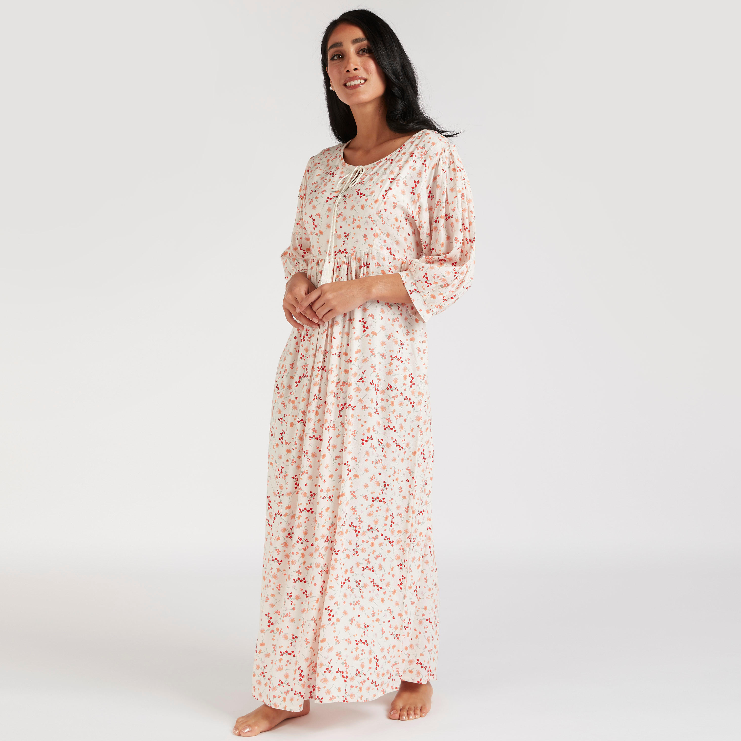 ثوب نوم بياقة بأربطة وطبعات زهرية-women-clothing-nightwear-nighties-image-2