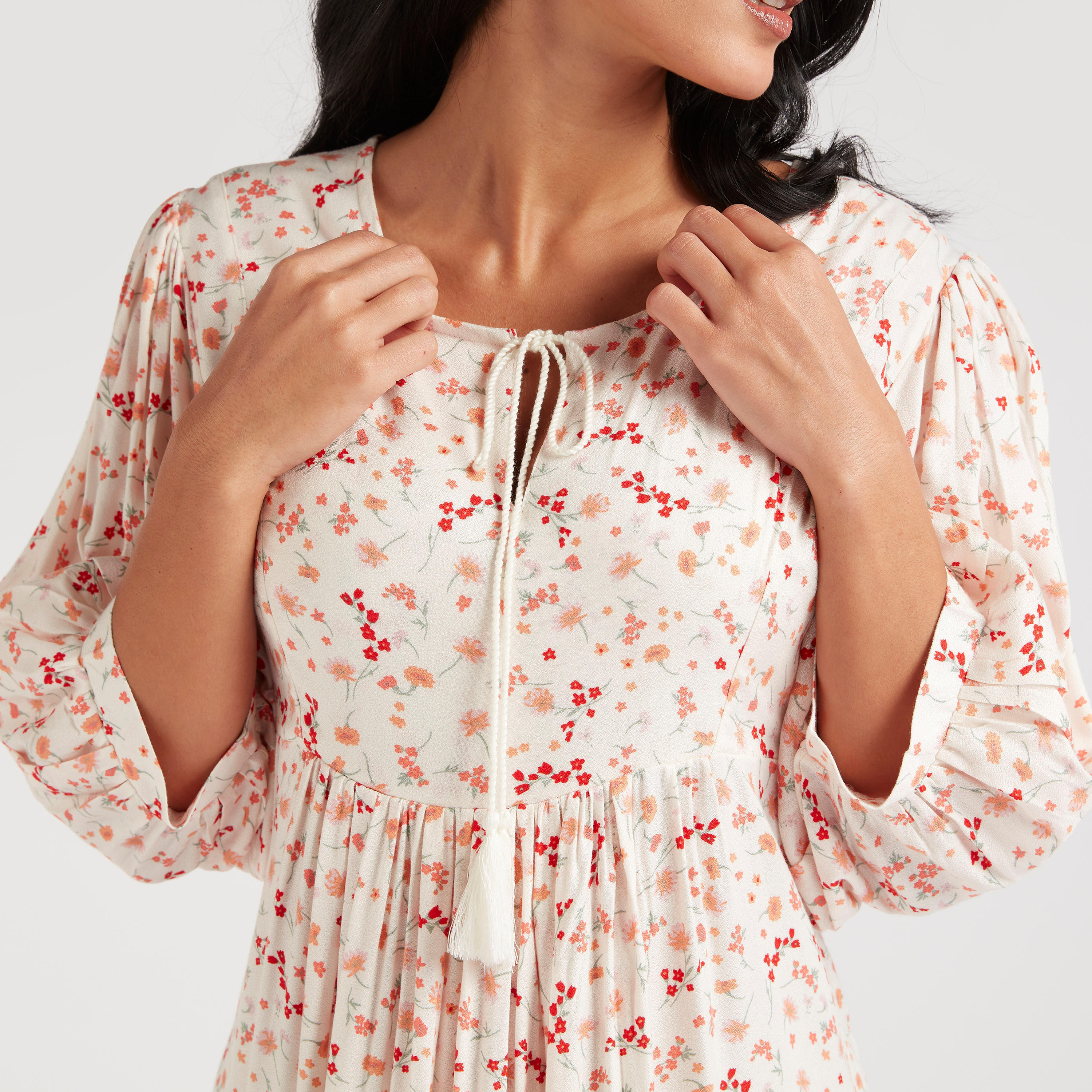 ثوب نوم بياقة بأربطة وطبعات زهرية-women-clothing-nightwear-nighties-image-5