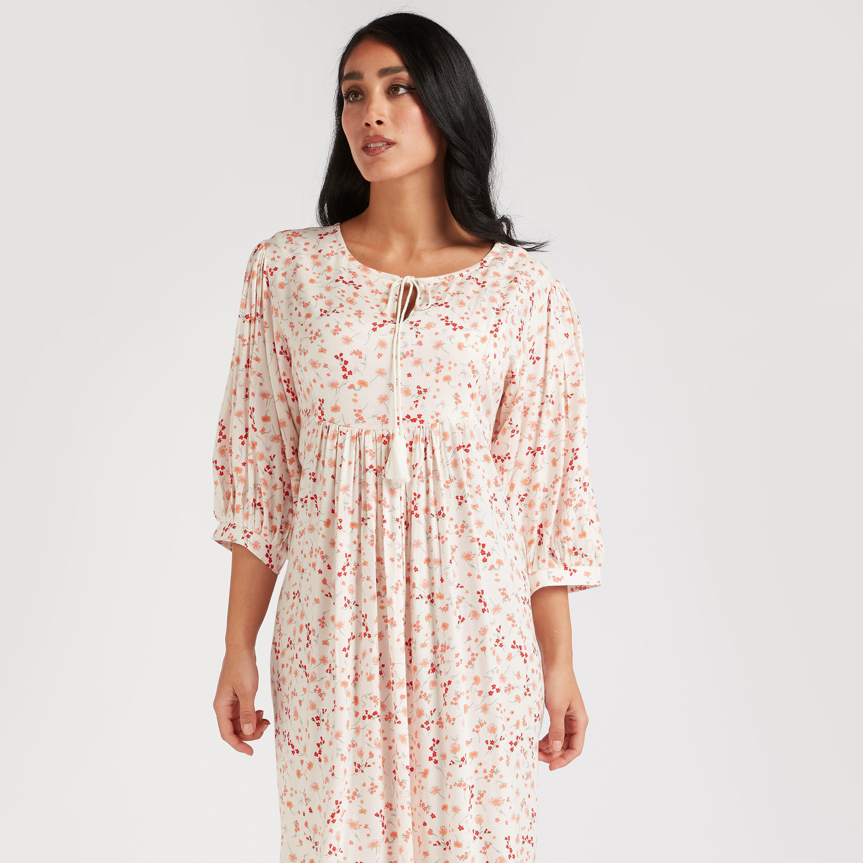 ثوب نوم بياقة بأربطة وطبعات زهرية-women-clothing-nightwear-nighties-image-6
