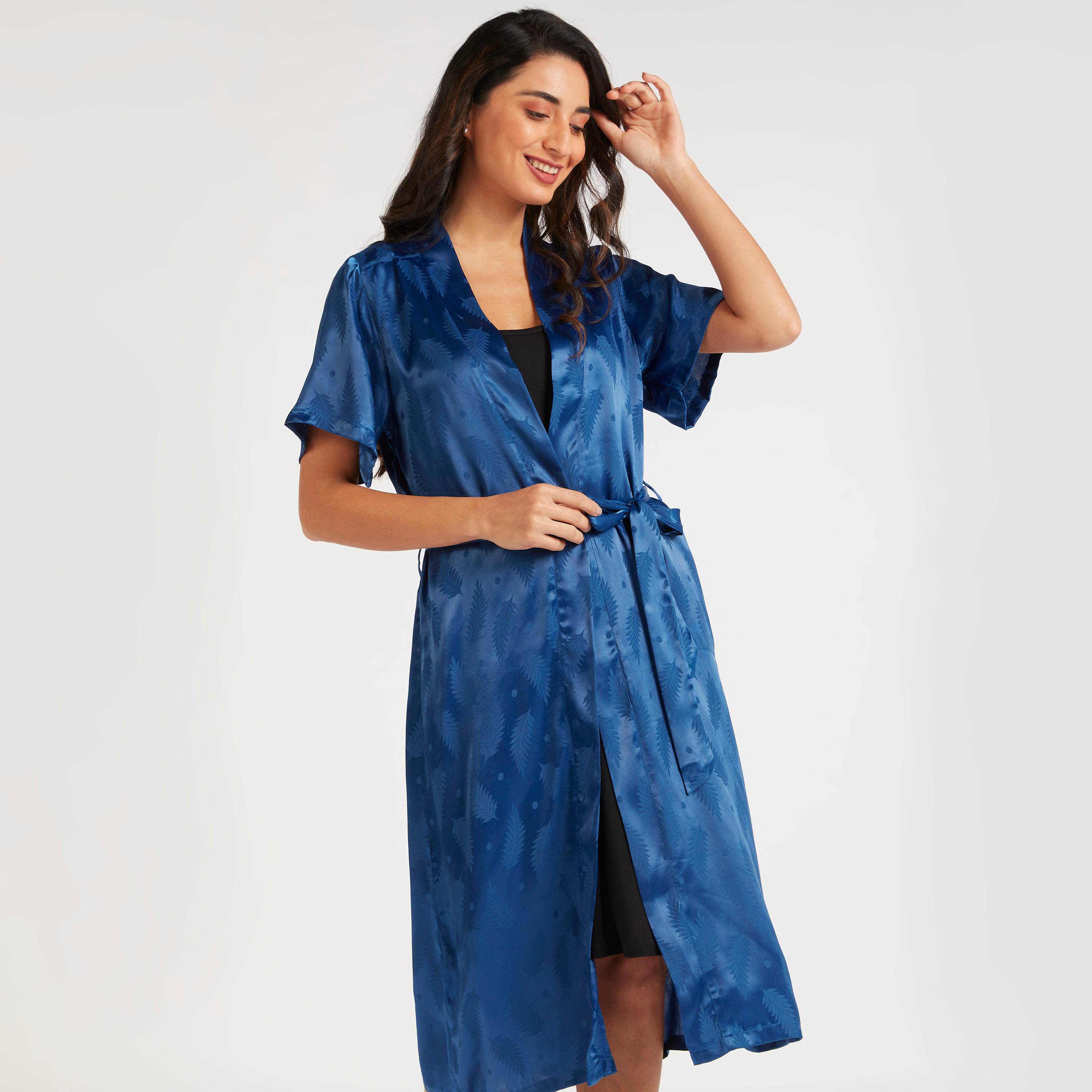 قميص ملفوف بطبعات وحزام رباط-women-clothing-nightwear-robes-image-7