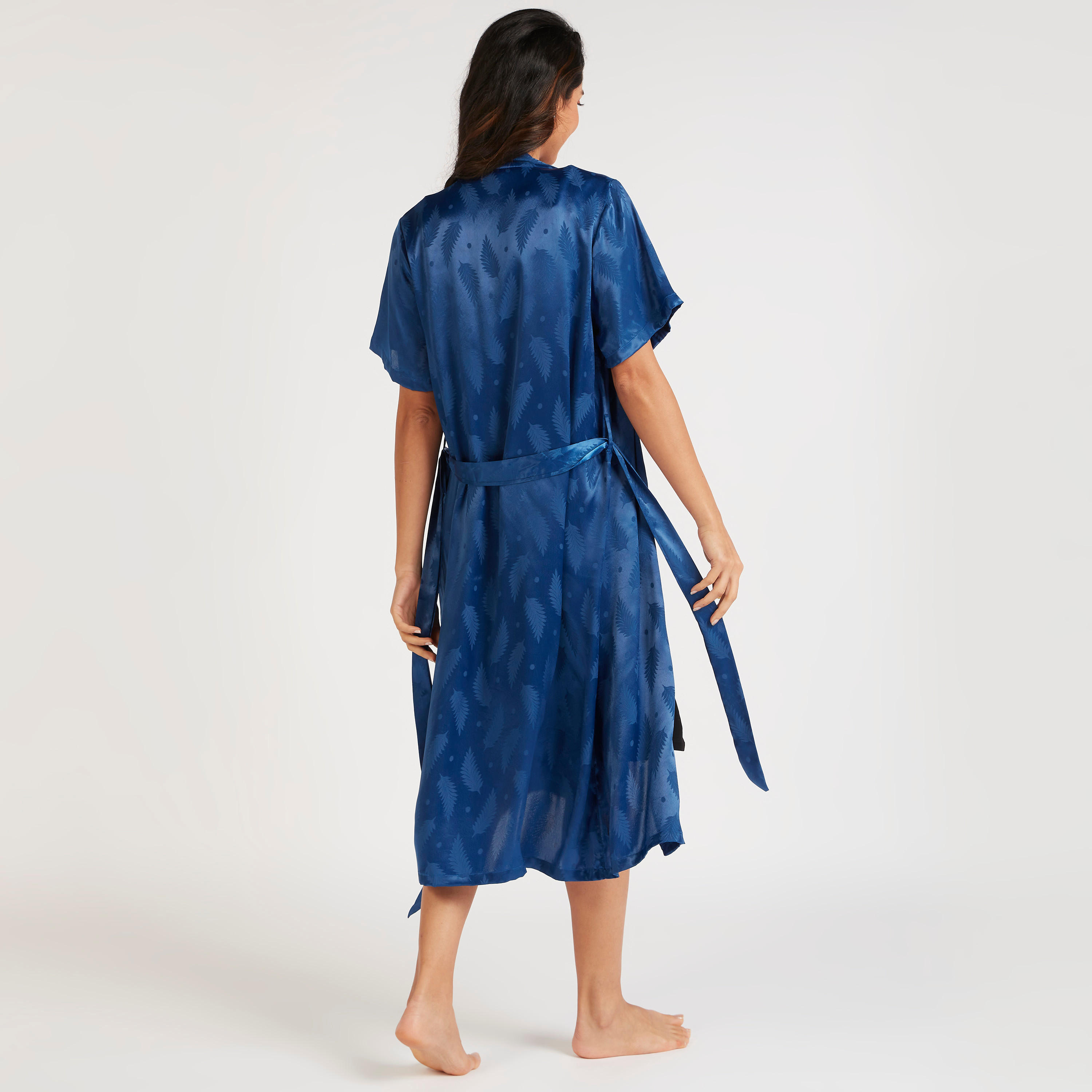 قميص ملفوف بطبعات وحزام رباط-women-clothing-nightwear-robes-image-4