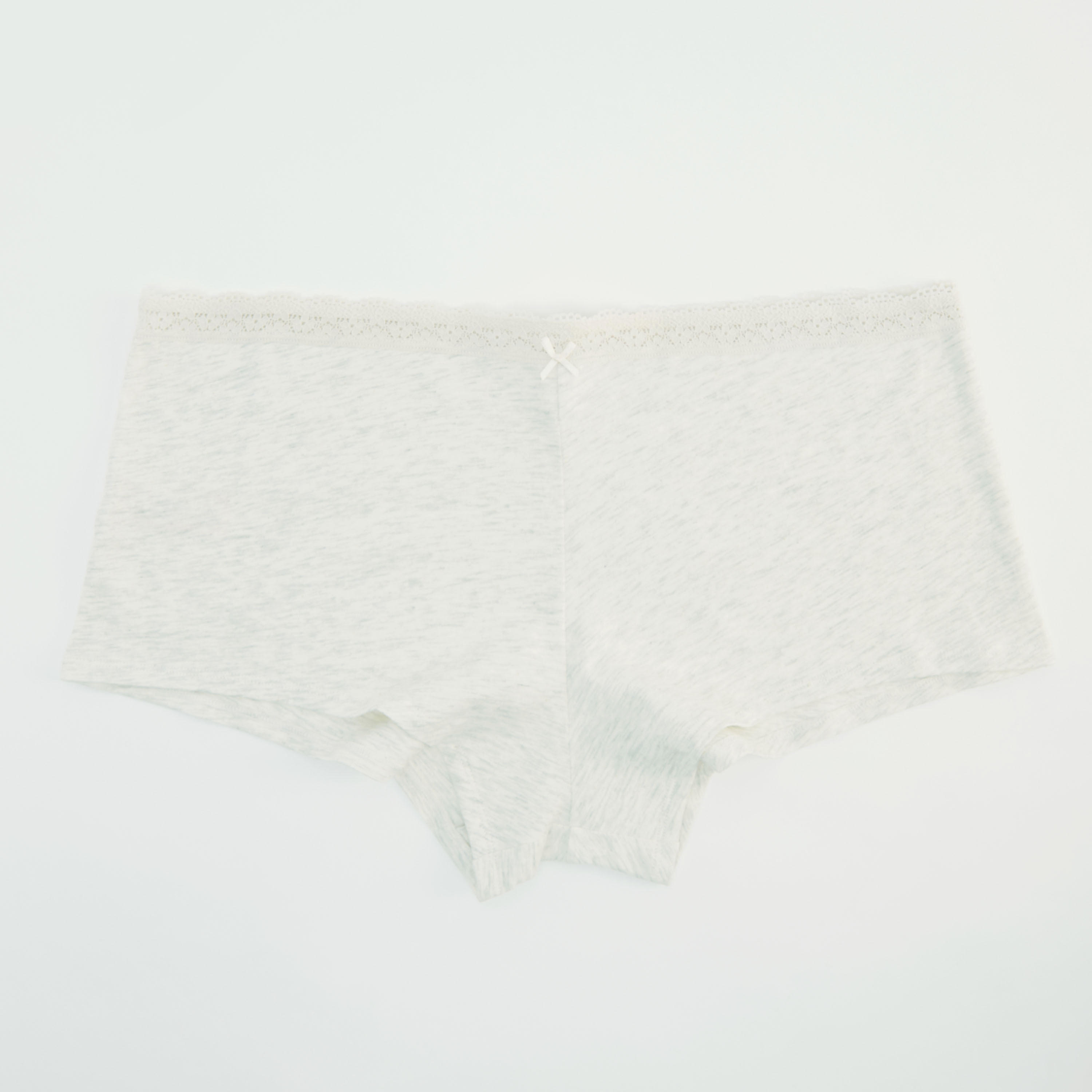 سراويل بوي شورت سادة بتفاصيل دانتيل وفيونكة - طقم من 3 قطع-women-clothing-lingerie-panties-image-3