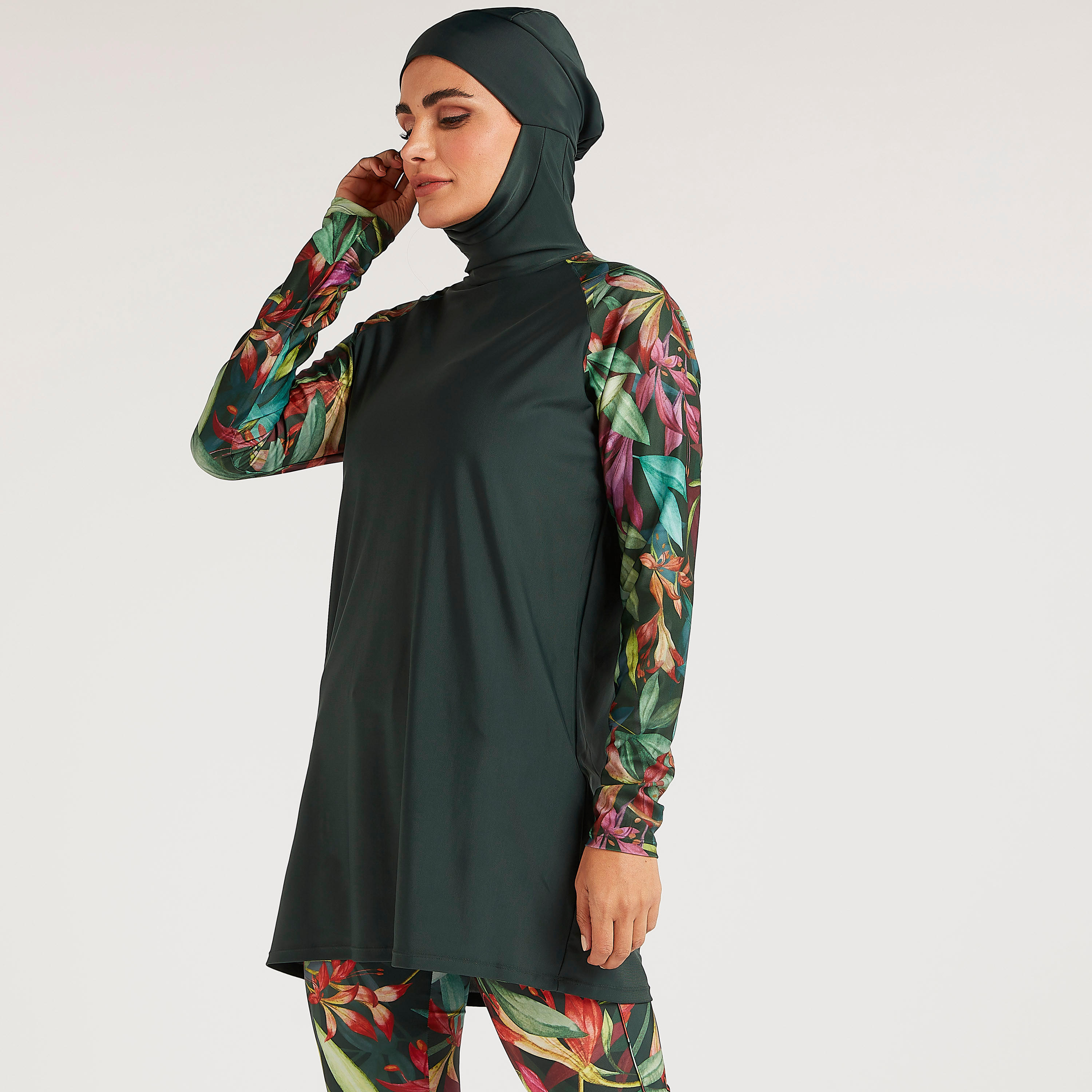 طقم ليقنز وبوركيني قطعتين بطبعات-women-clothing-swimandbeach-swimsuits-image-2