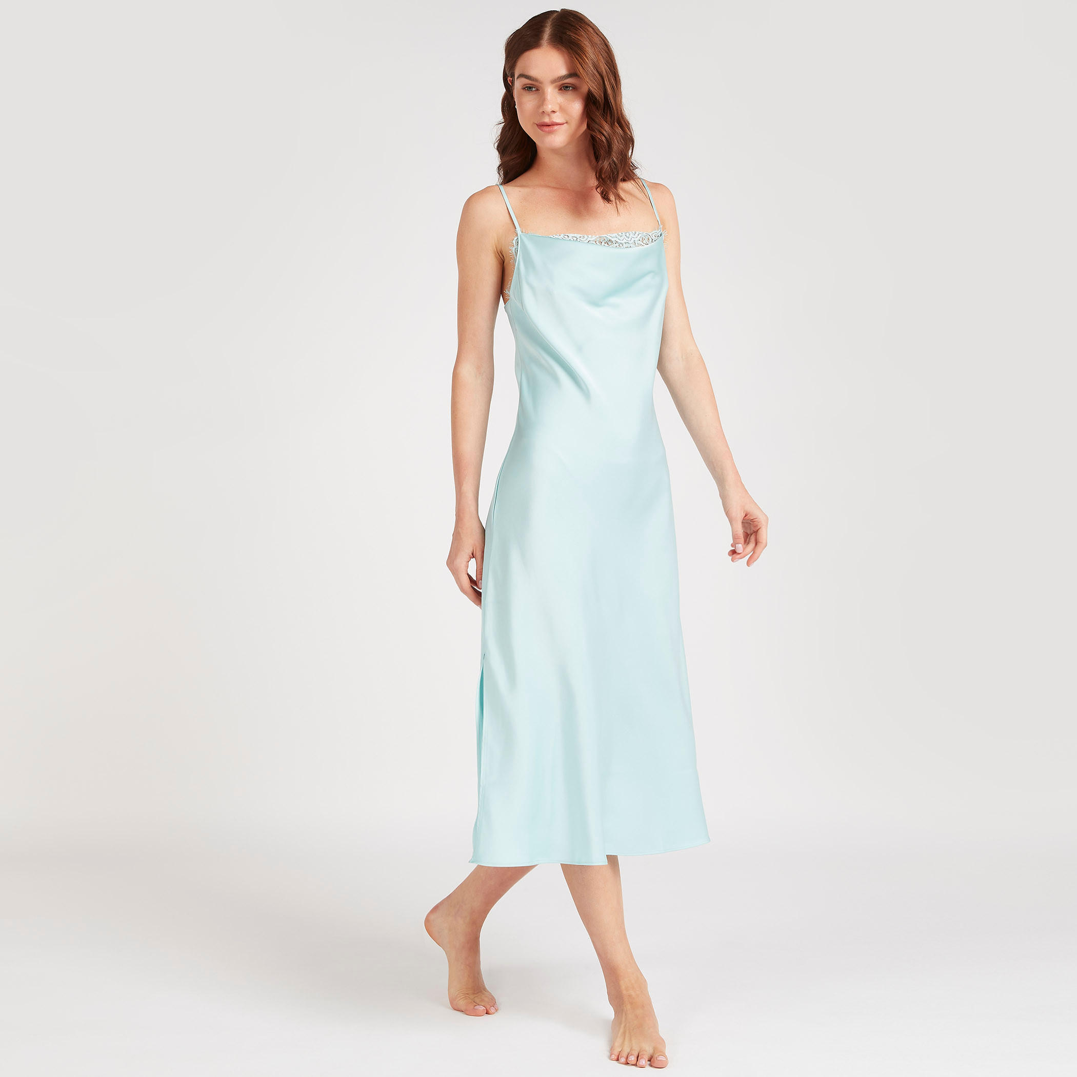 فستان ميدي بتفاصيل دانتيل وفتحات جانبيّة-women-clothing-nightwear-nighties-image-5