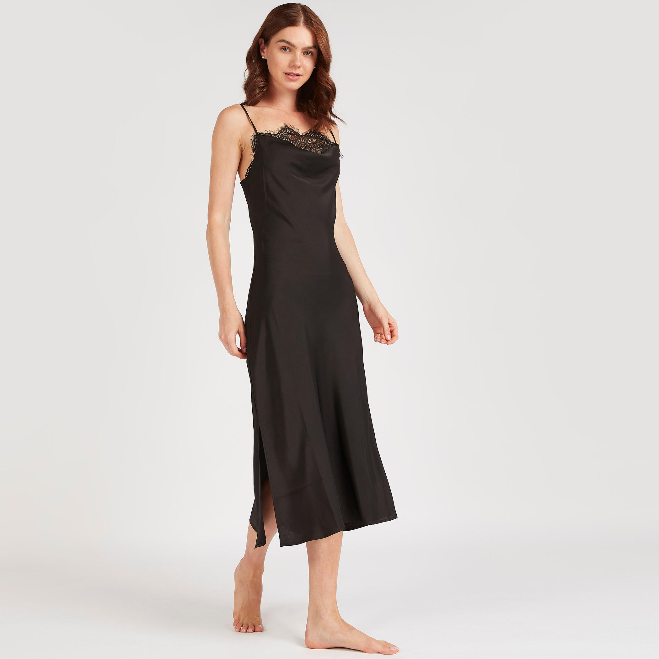 فستان ميدي بتفاصيل دانتيل وفتحات جانبيّة-women-clothing-nightwear-nighties-image-7