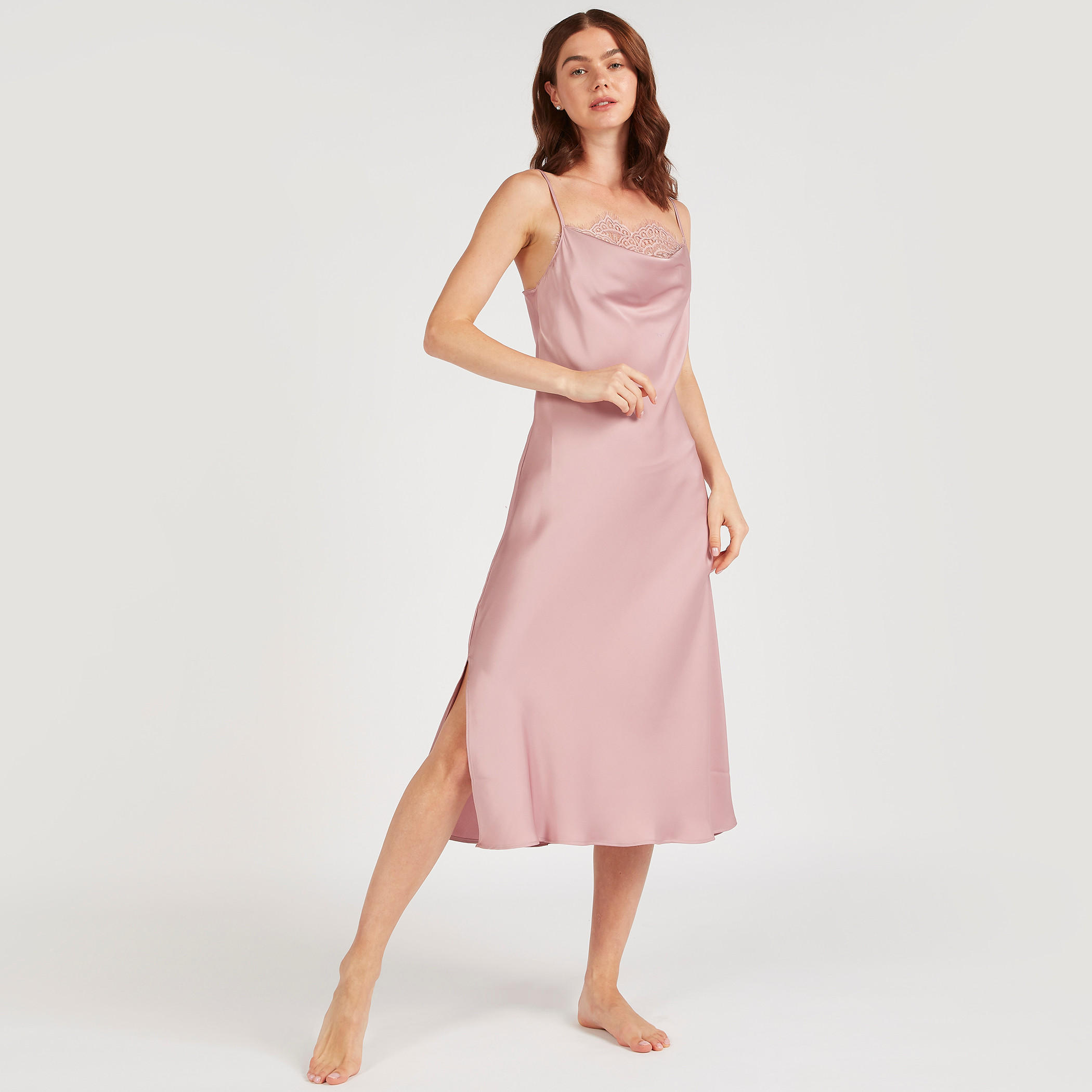 فستان ميدي بتفاصيل دانتيل وفتحات جانبيّة-women-clothing-nightwear-nighties-image-18