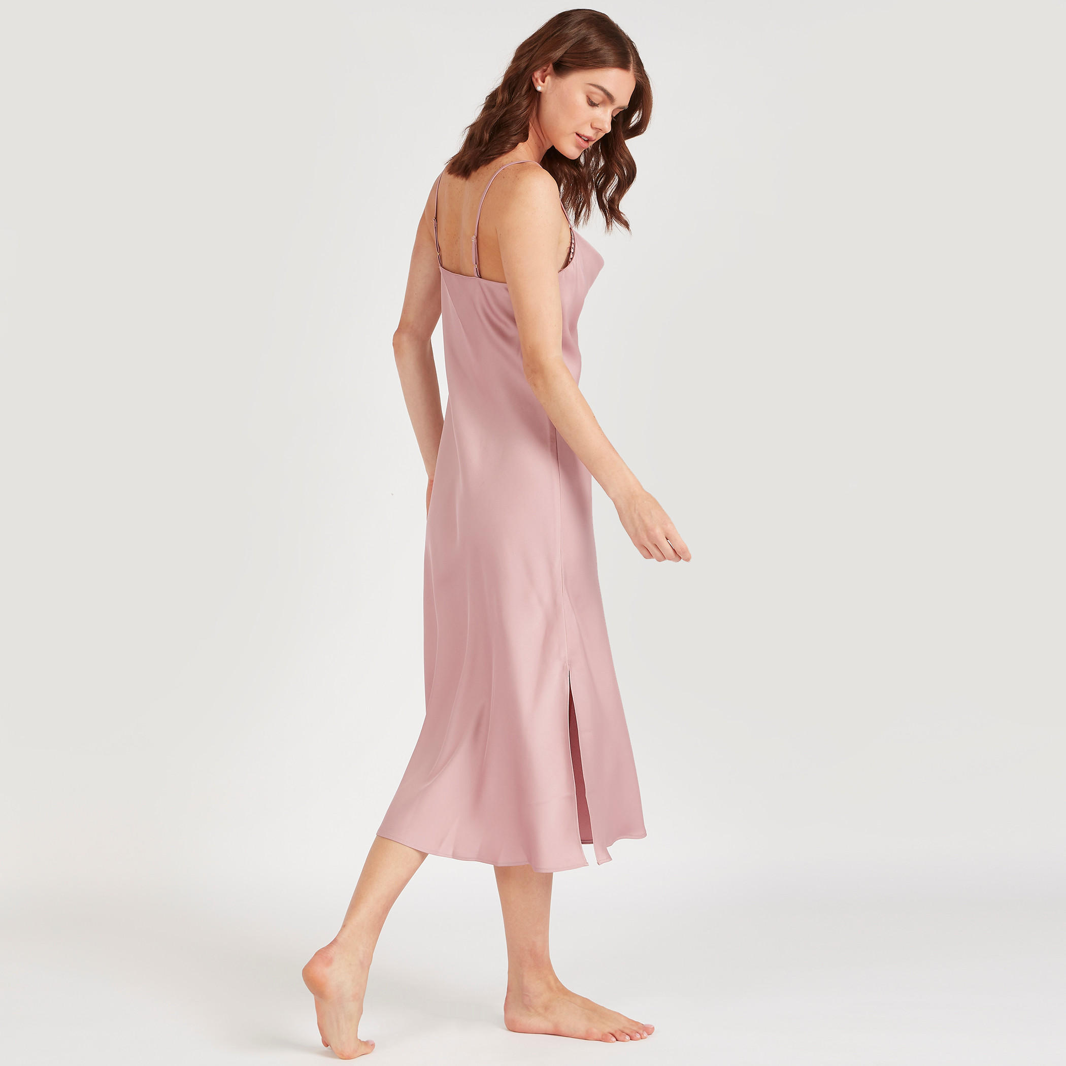 فستان ميدي بتفاصيل دانتيل وفتحات جانبيّة-women-clothing-nightwear-nighties-image-21