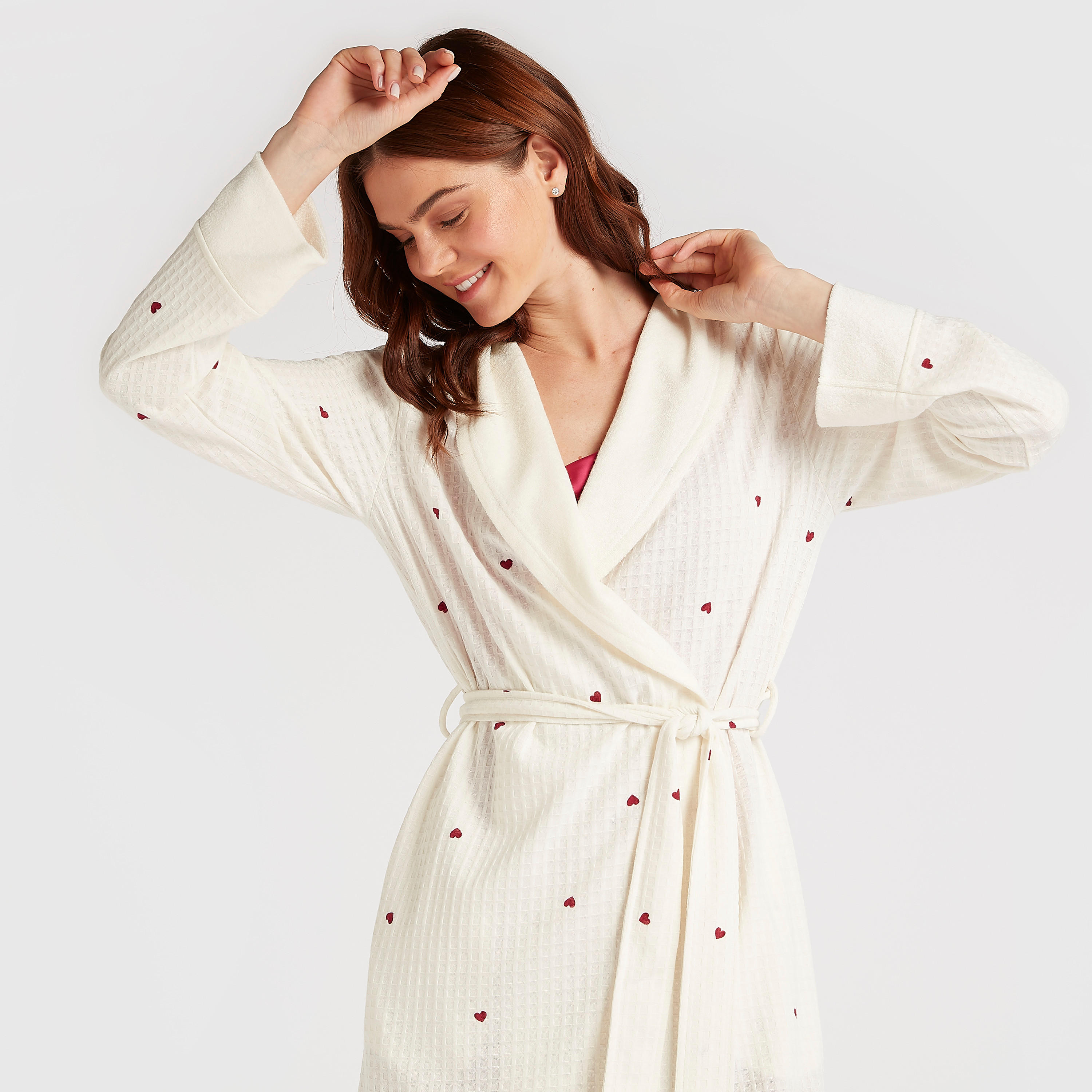 روب نوم بحزام بارز الملمس وافل بأكمام طويلة وياقة منسدلة-women-clothing-nightwear-robes-image-2