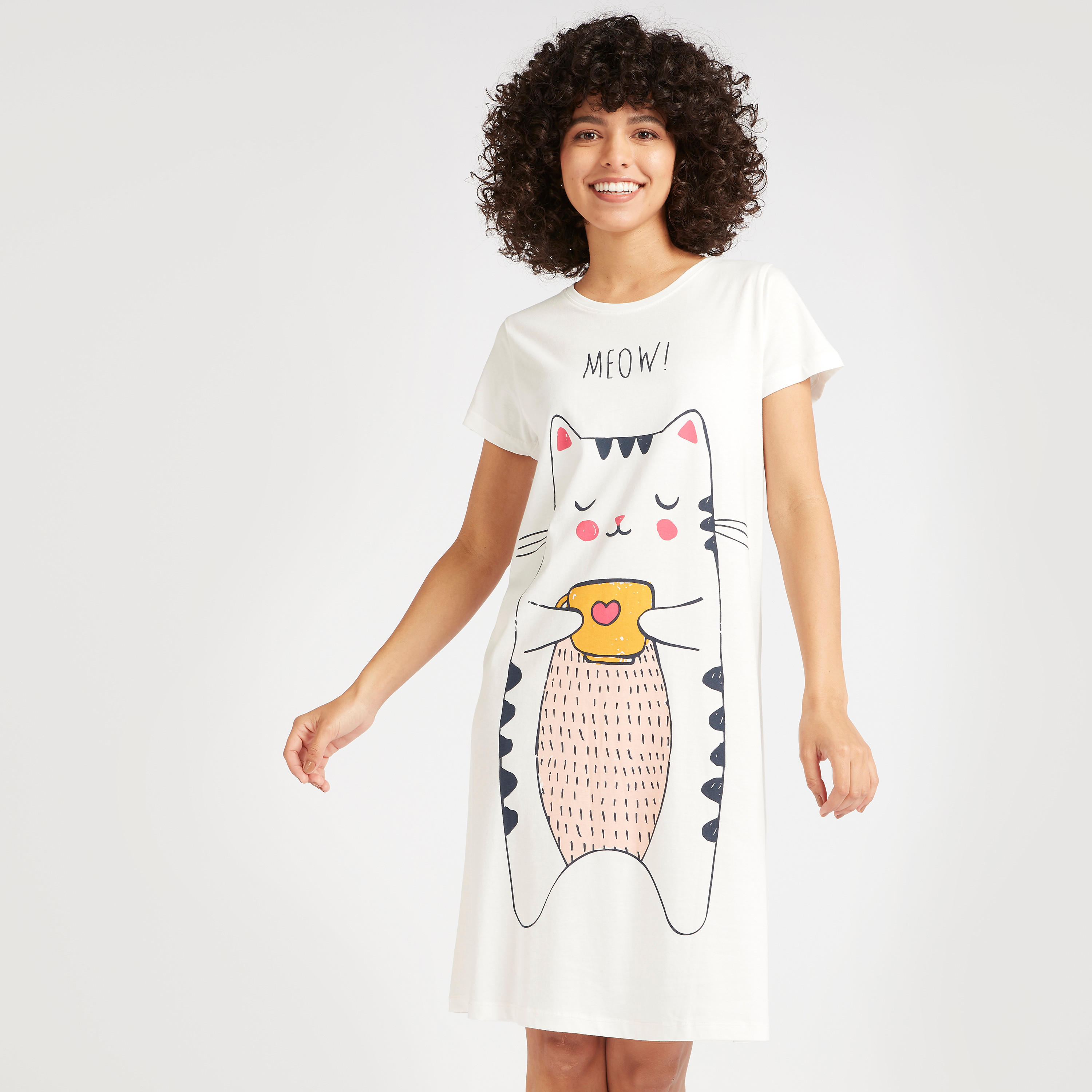 قميص نوم بأكمام قصيرة وطبعات - طقم من قطعتين-women-clothing-nightwear-nighties-image-3