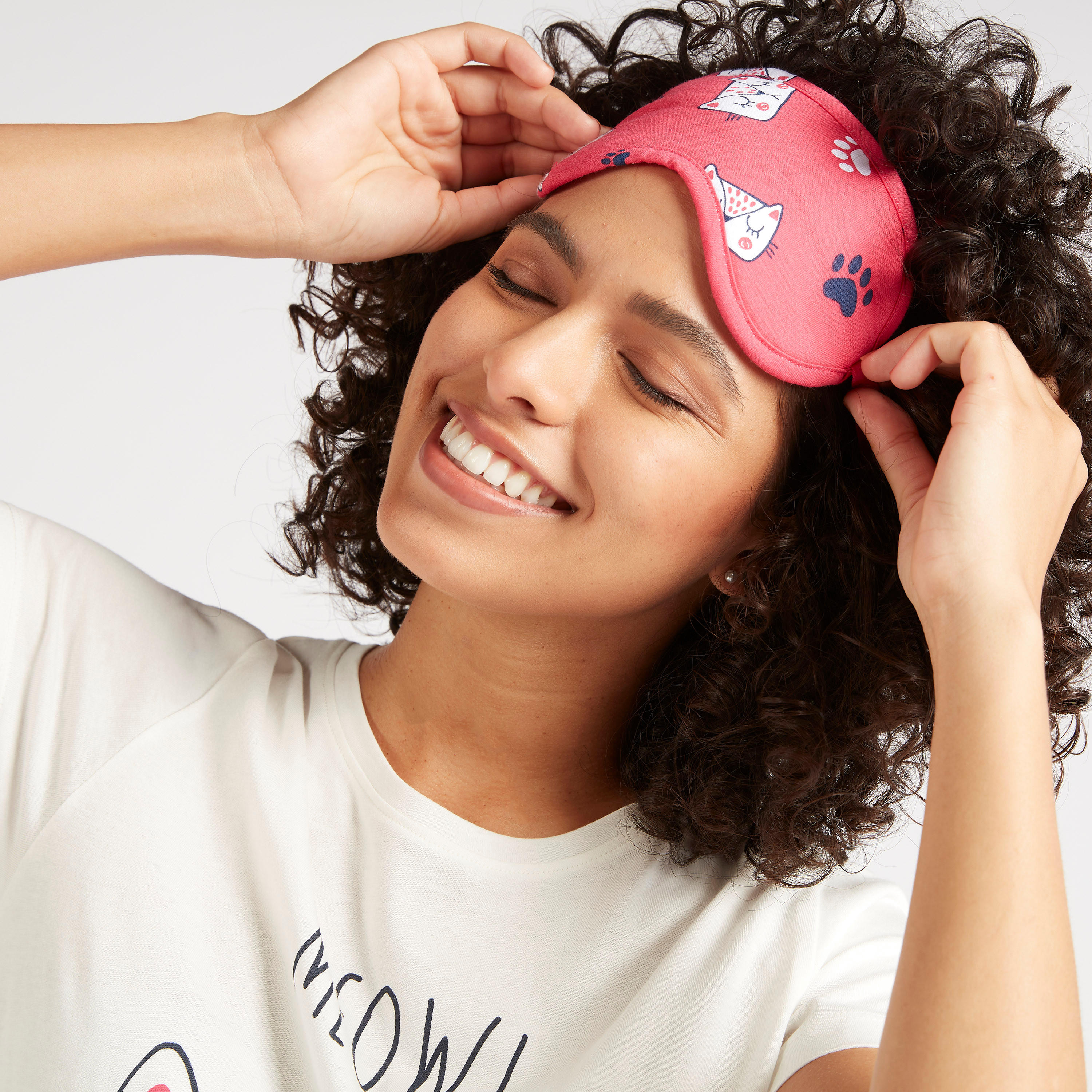 قميص نوم بأكمام قصيرة وطبعات - طقم من قطعتين-women-clothing-nightwear-nighties-image-2