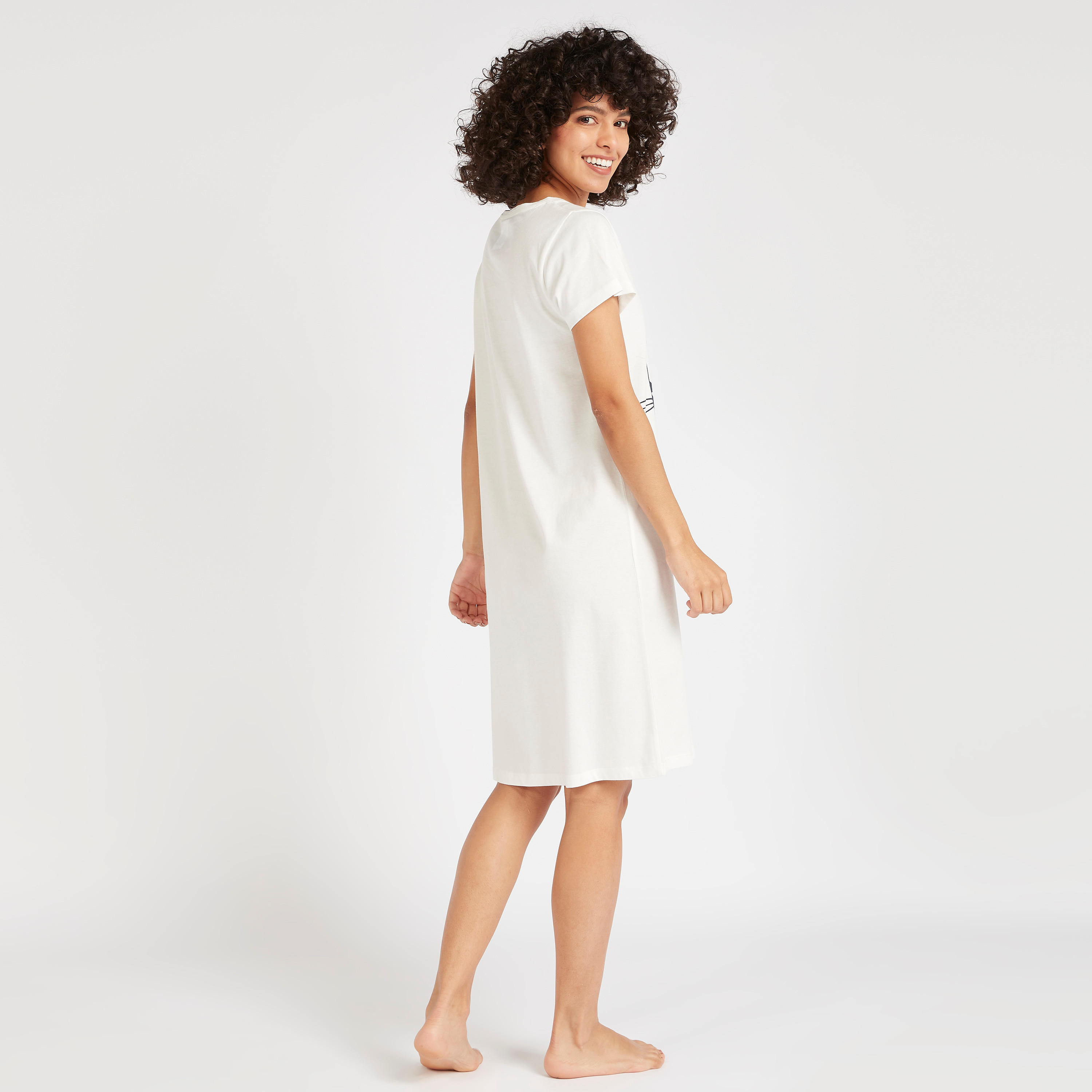 قميص نوم بأكمام قصيرة وطبعات - طقم من قطعتين-women-clothing-nightwear-nighties-image-1