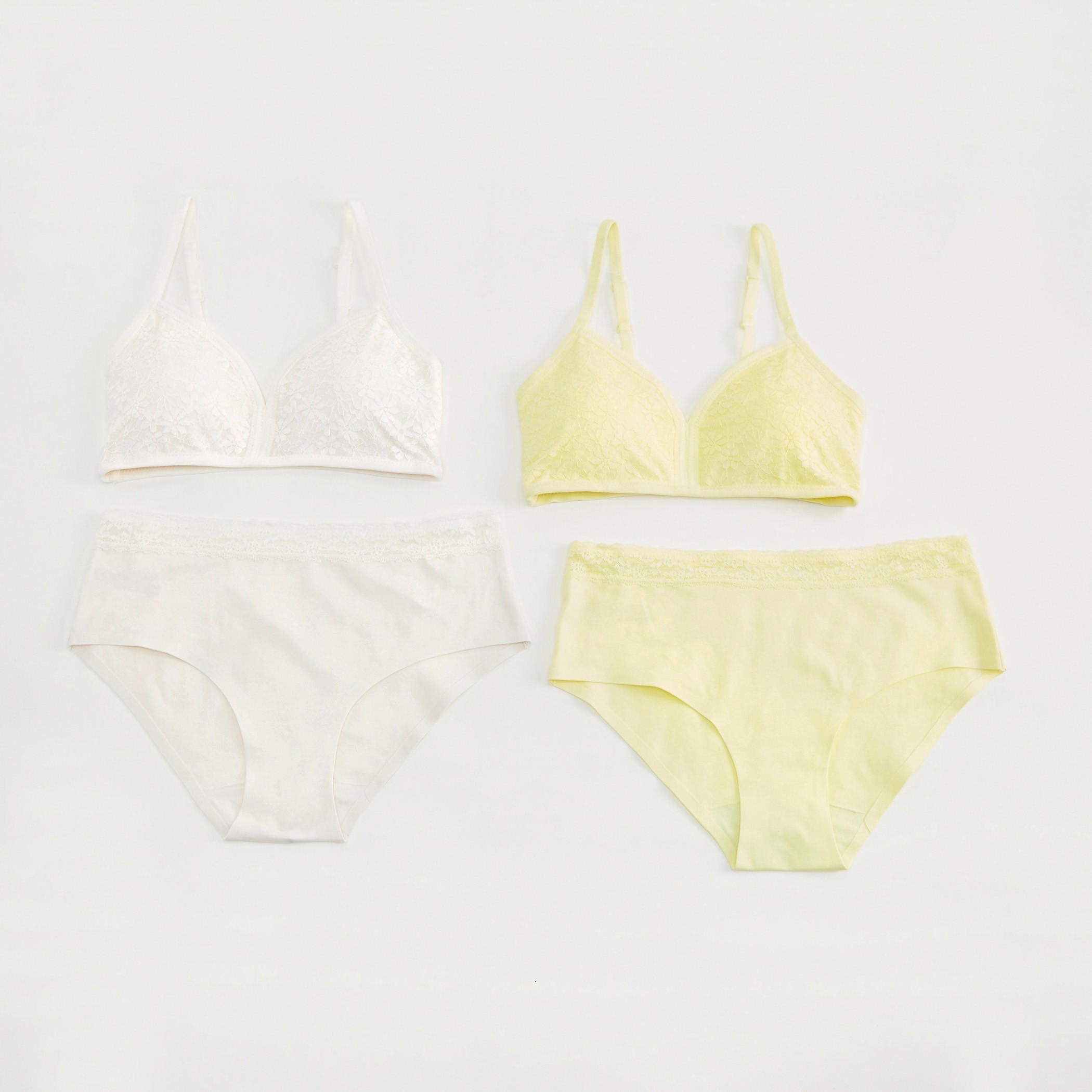 سراويل داخلية وصدريّة مبطّنة بتفاصيل دانتيل - طقم من قطعتين-women-clothing-lingerie-lingeriesets-image-1
