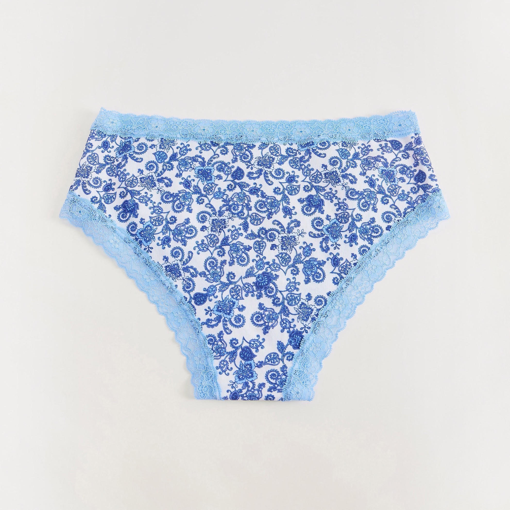 سروال داخلي بطبعات أزهار وتفاصيل دانتيل-women-clothing-lingerie-panties-image-3