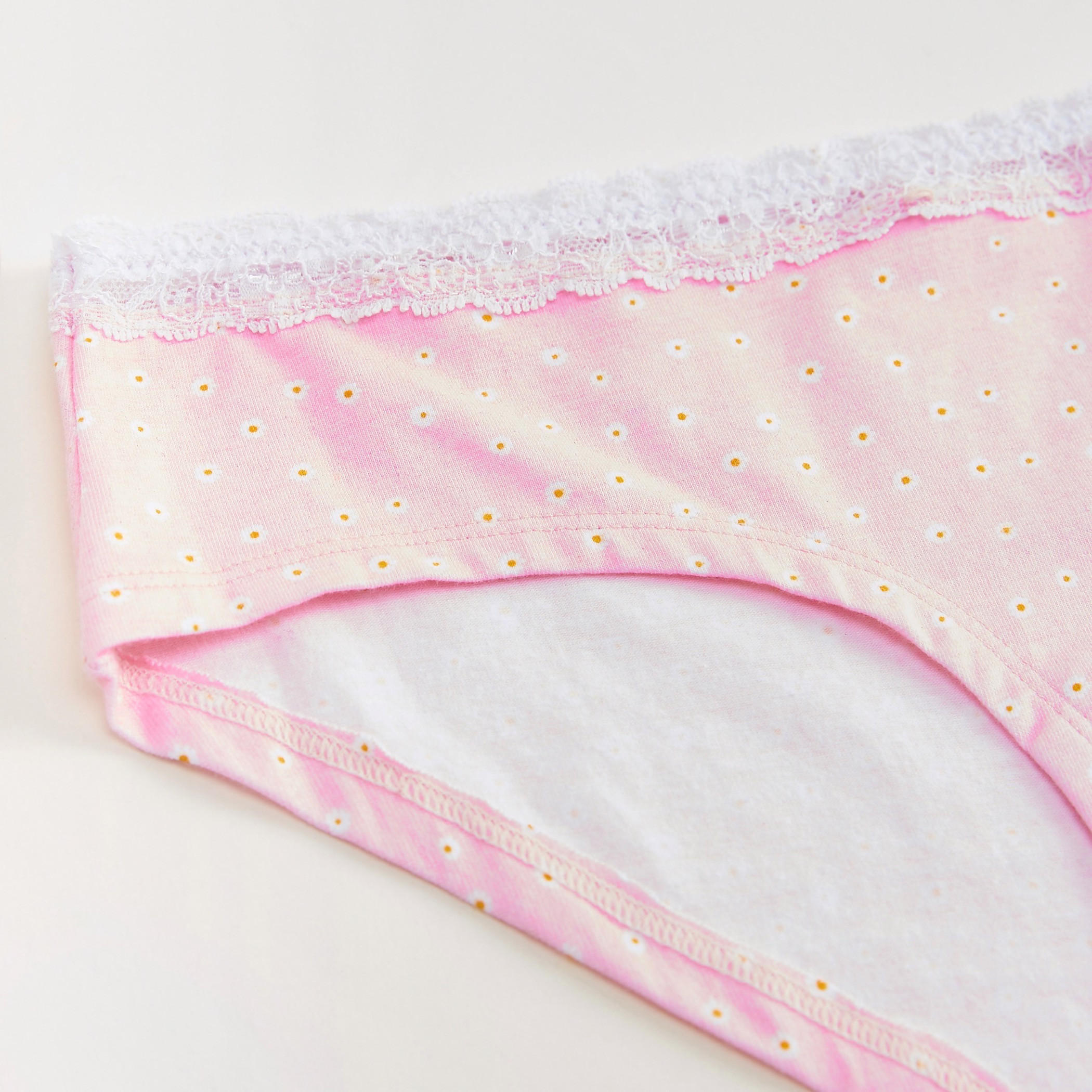 سروال داخلي بطبعات أزهار وتفاصيل دانتيل-women-clothing-lingerie-panties-image-2