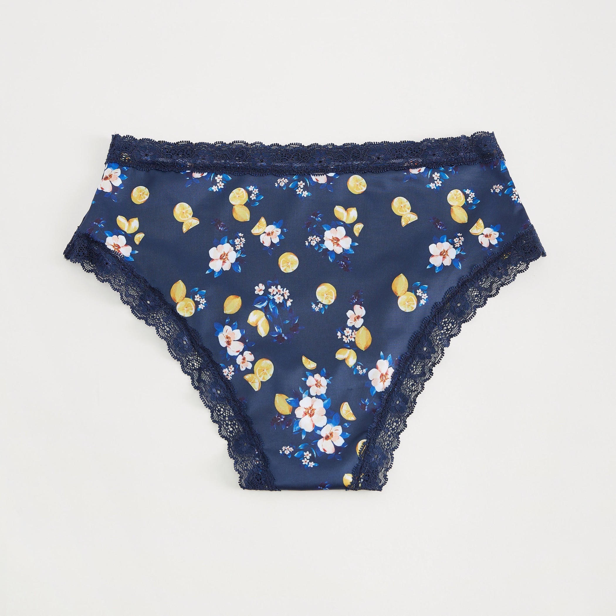 سروال داخلي بطبعات أزهار وتفاصيل دانتيل-women-clothing-lingerie-panties-image-3