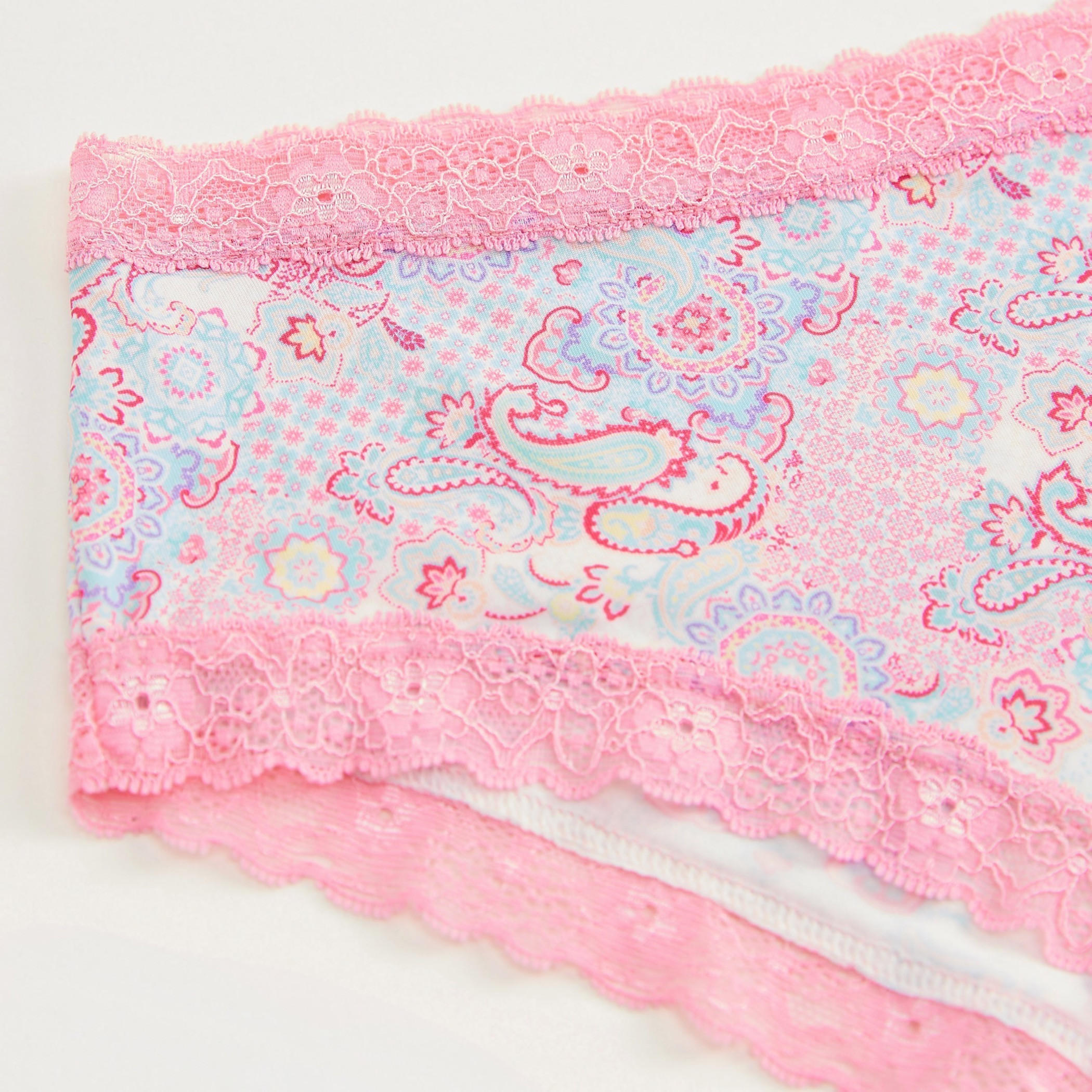 سروال داخلي بطبعات وتفاصيل دانتيل-women-clothing-lingerie-panties-image-2