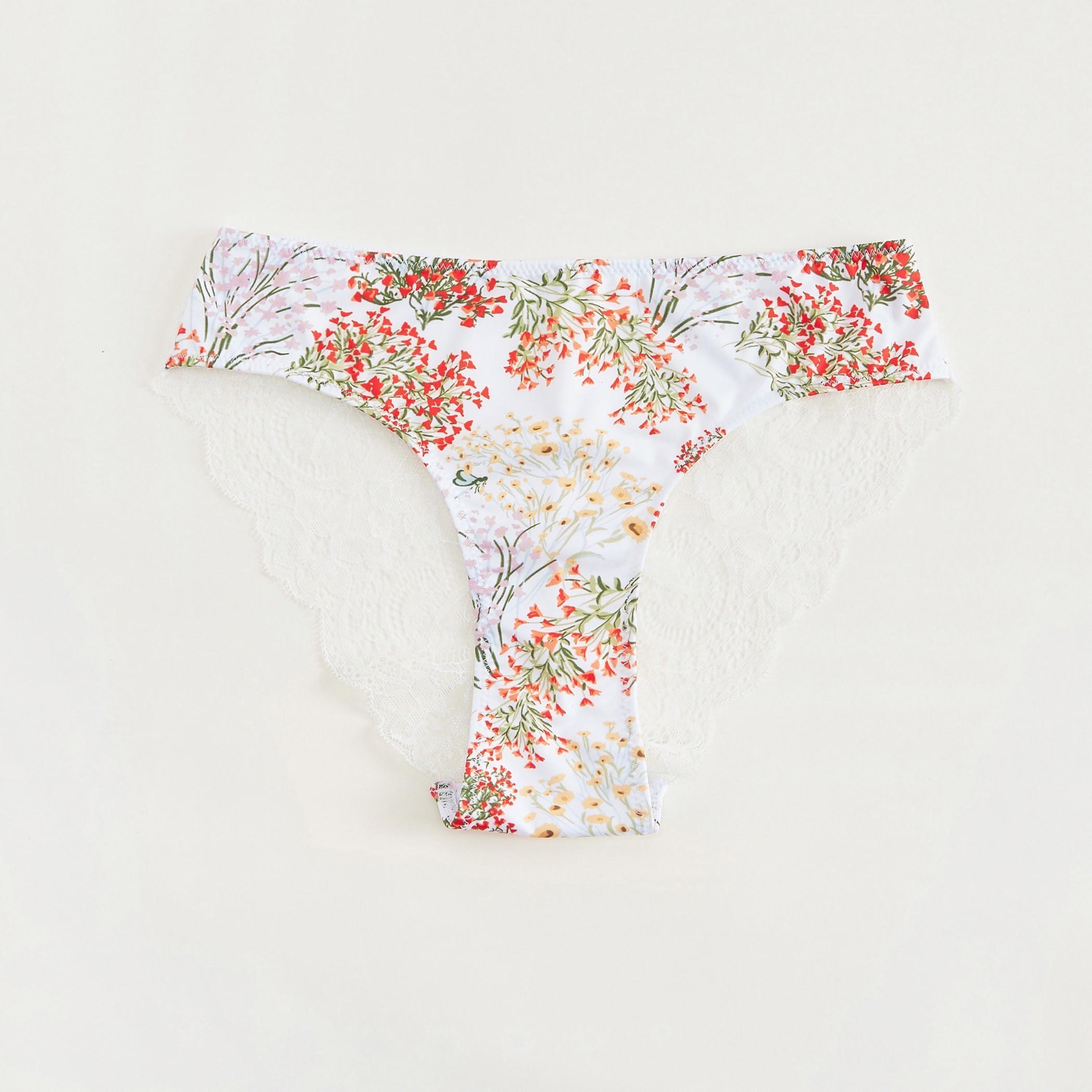 سروال داخلي بطبعات أزهار وتفاصيل دانتيل-women-clothing-lingerie-panties-image-1
