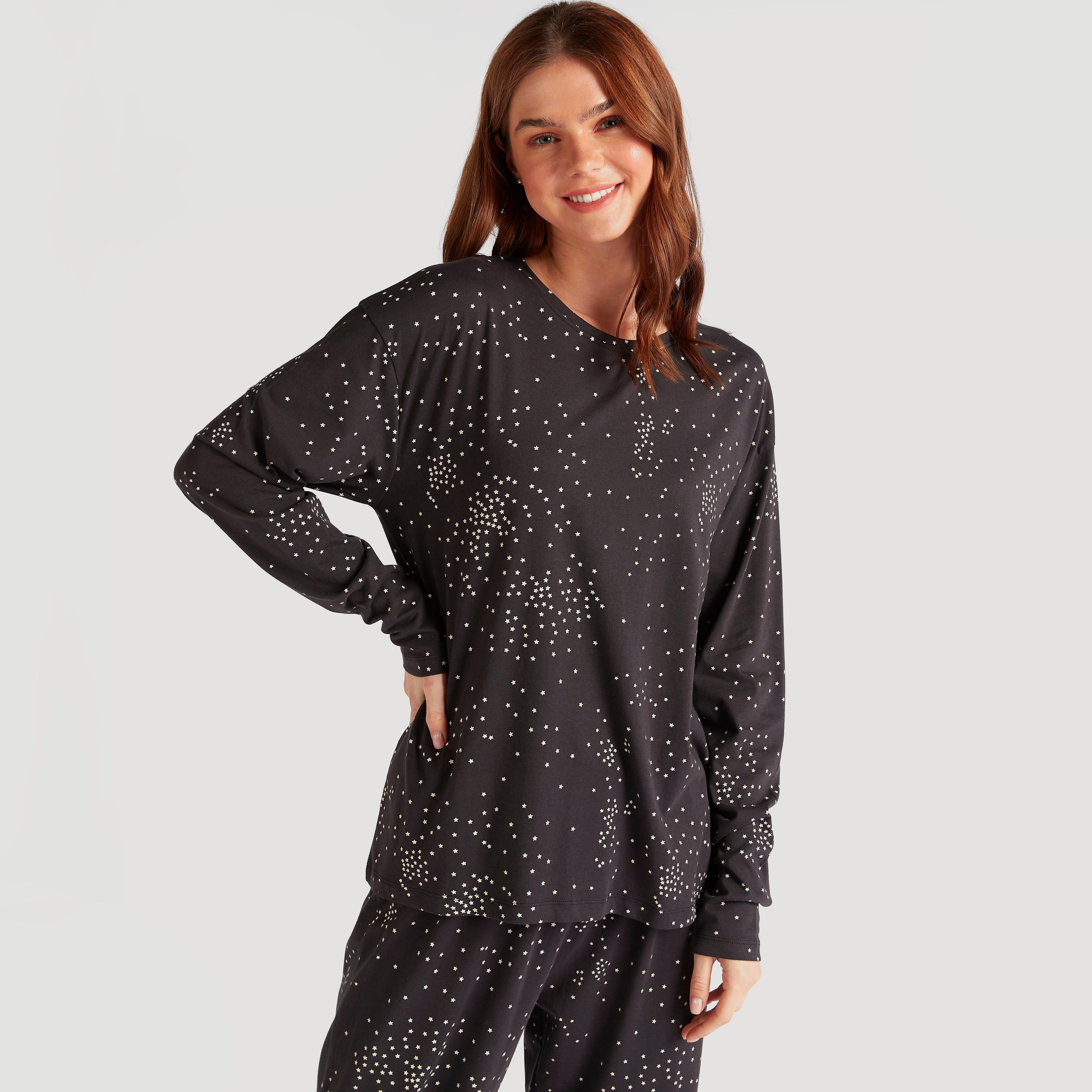 طقم بنطلون بيجاما وتيشيرت بياقة مستديرة وطبعات نجوم-women-clothing-nightwear-pyjamas-longsets-image-3