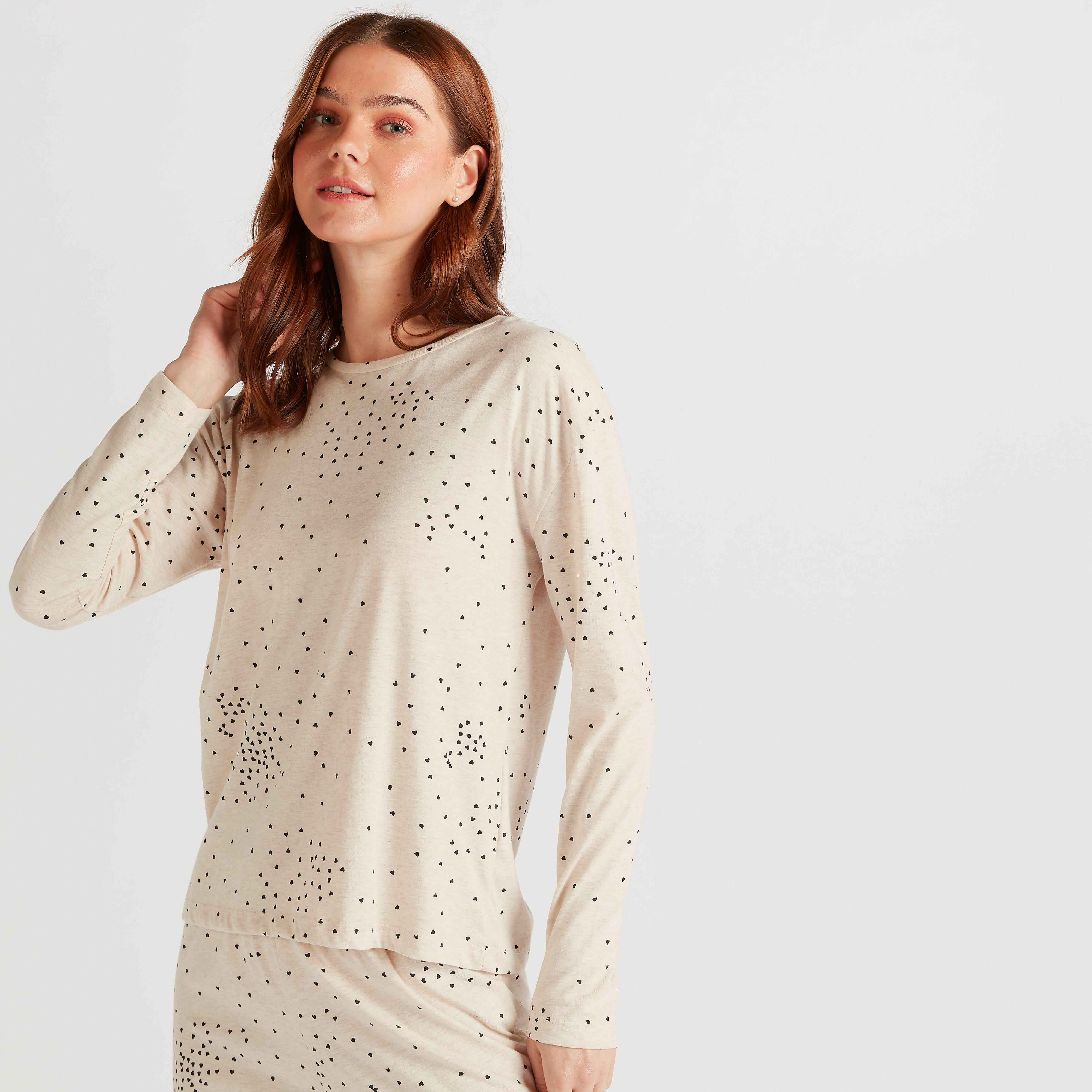 طقم بنطلون بيجاما وتيشيرت بطبعات قلب وياقة ضيّقة-women-clothing-nightwear-pyjamas-longsets-image-3