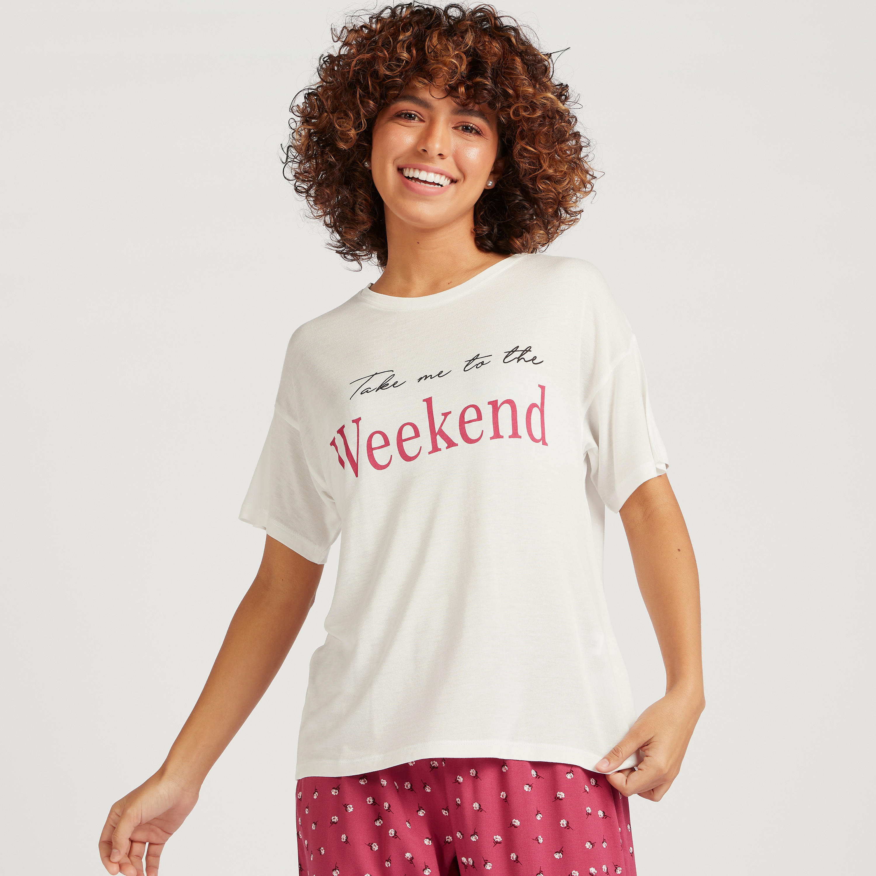 طقم بنطلون بيجاما وتيشيرت بياقة مستديرة وطبعات-women-clothing-nightwear-pyjamas-longsets-image-3