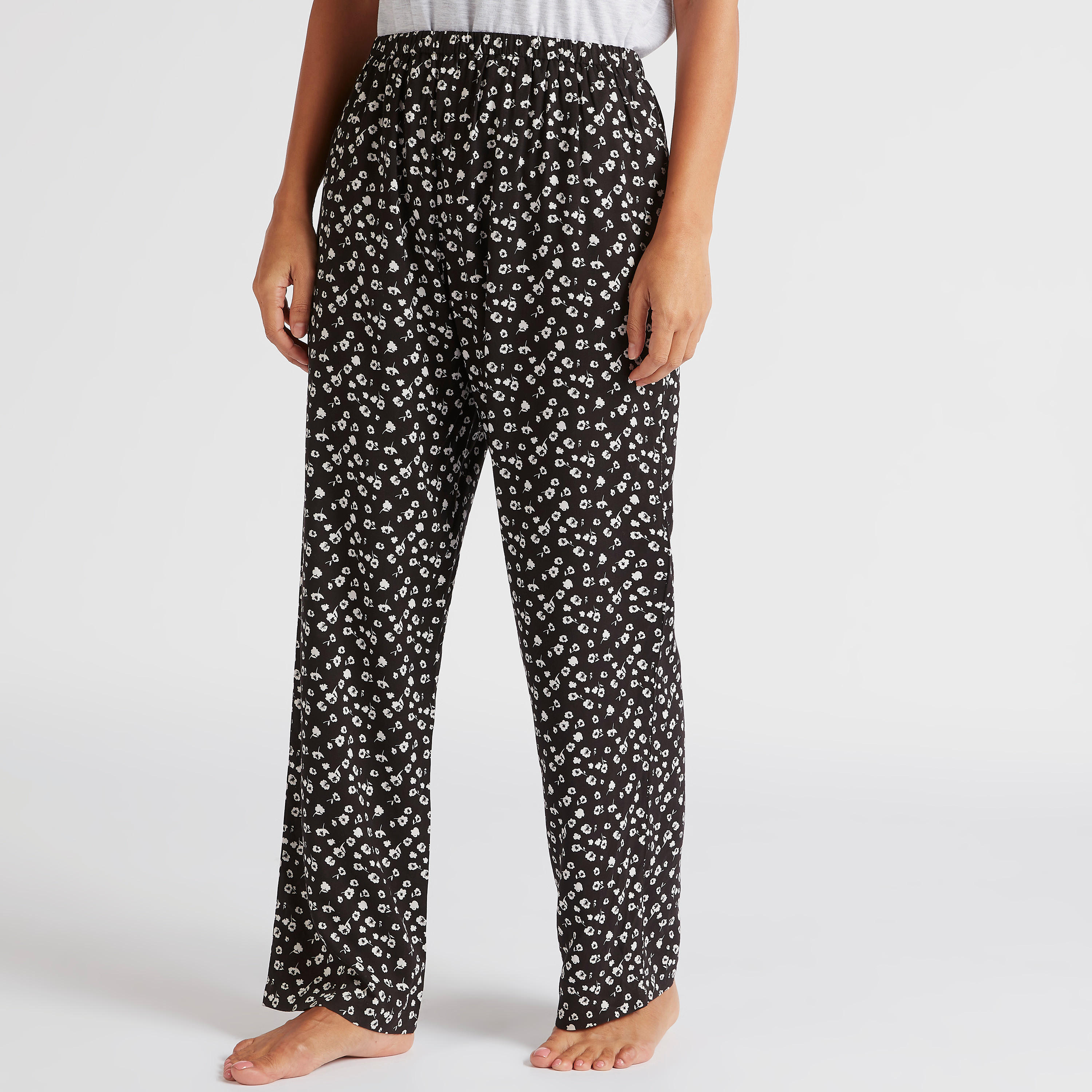 طقم بنطلون بيجاما وتيشيرت بأكمام قصيرة وطبعات-women-clothing-nightwear-pyjamas-longsets-image-4