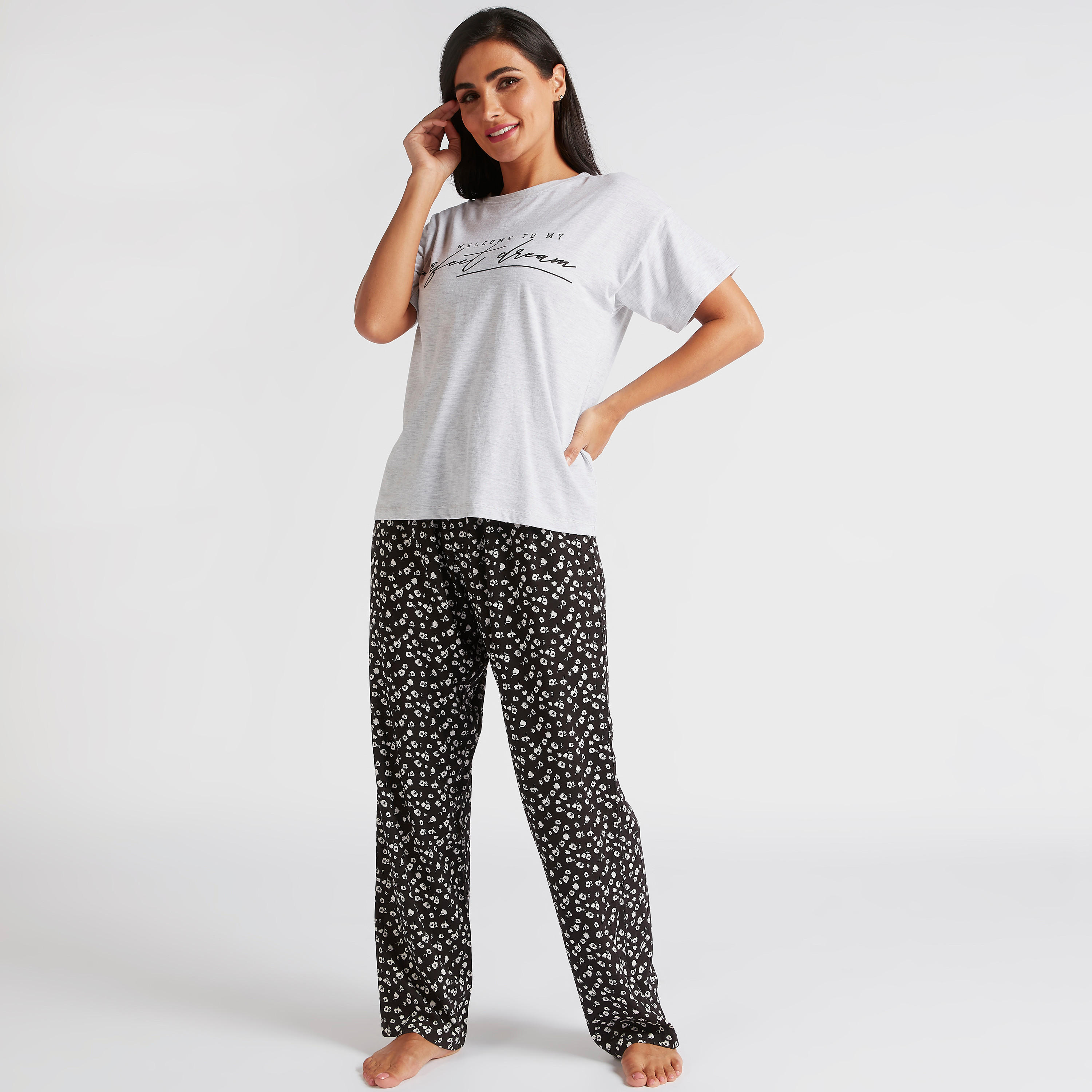 طقم بنطلون بيجاما وتيشيرت بأكمام قصيرة وطبعات-women-clothing-nightwear-pyjamas-longsets-image-5