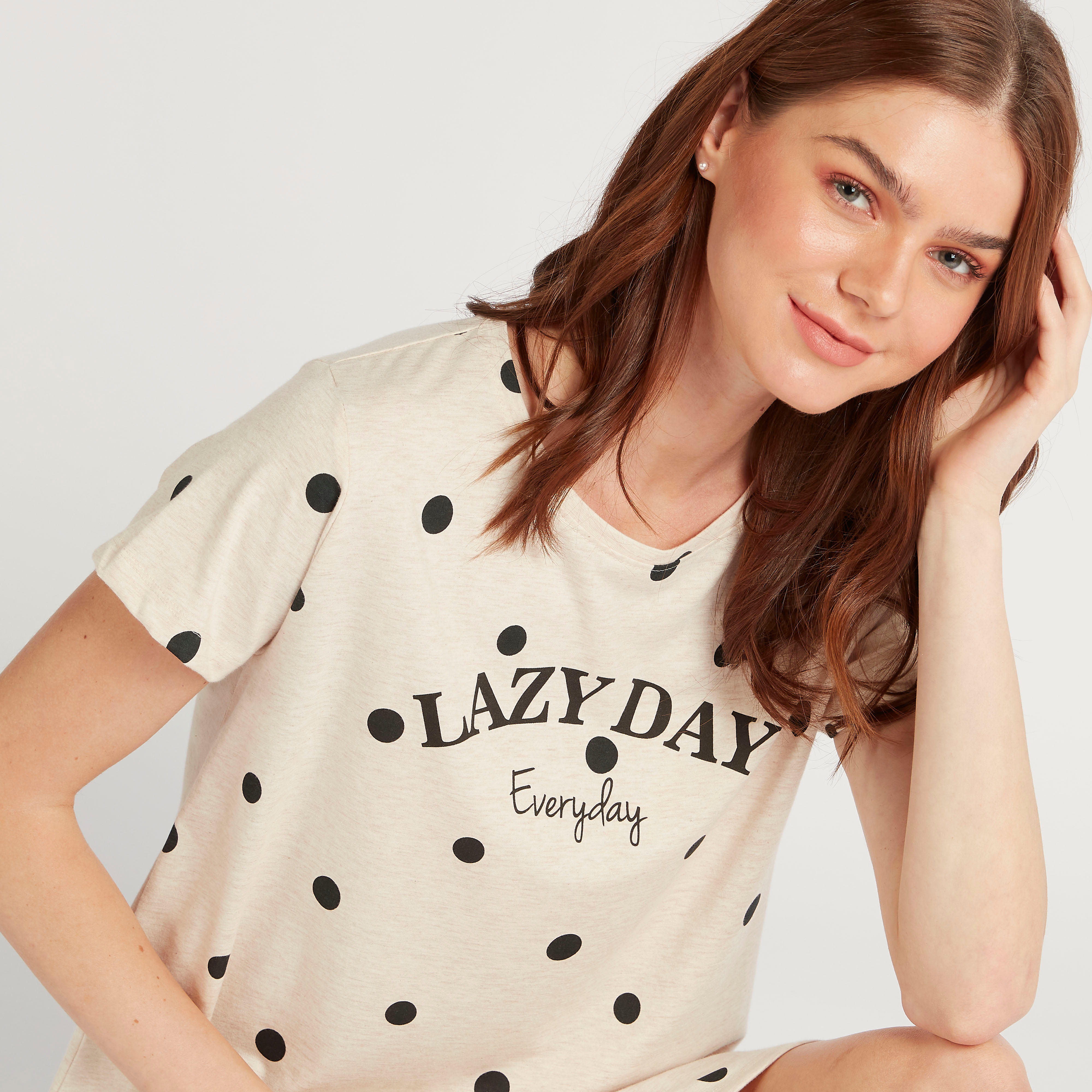 قميص نوم بياقة مستديرة وأكمام قصيرة وطبعات-women-clothing-nightwear-nighties-image-3