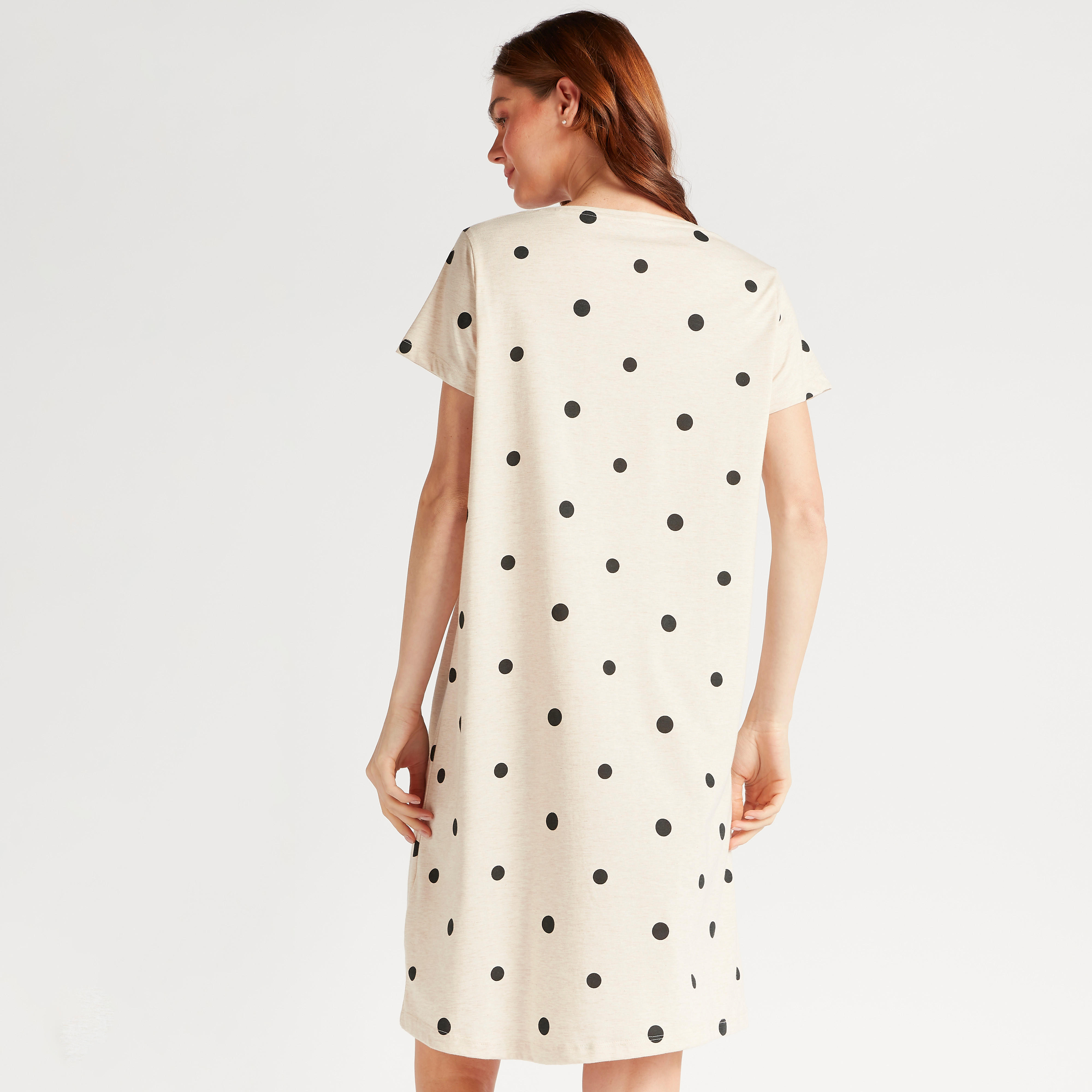 قميص نوم بياقة مستديرة وأكمام قصيرة وطبعات-women-clothing-nightwear-nighties-image-4